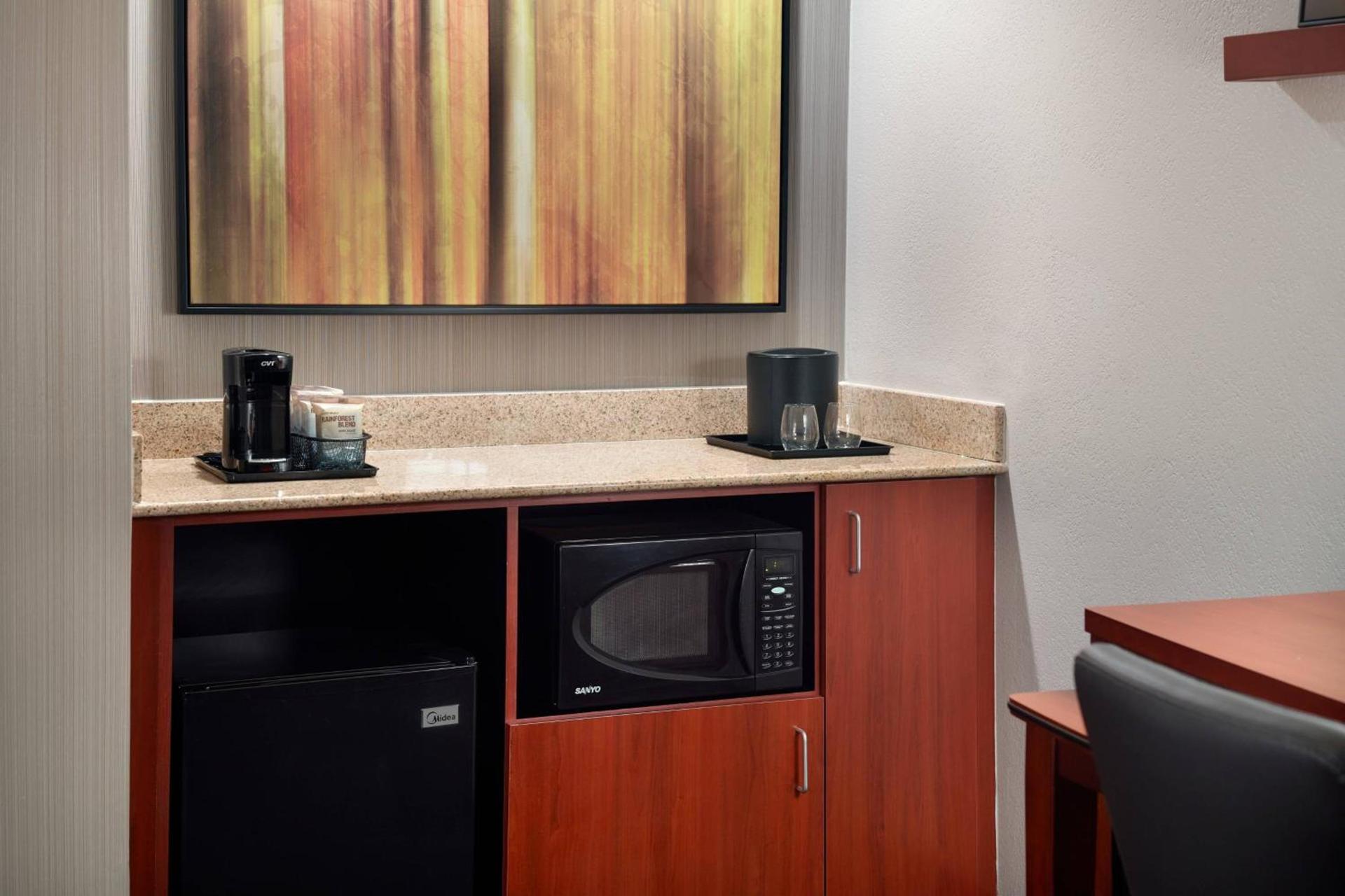 Courtyard by Marriott Raleigh Cary photo 16