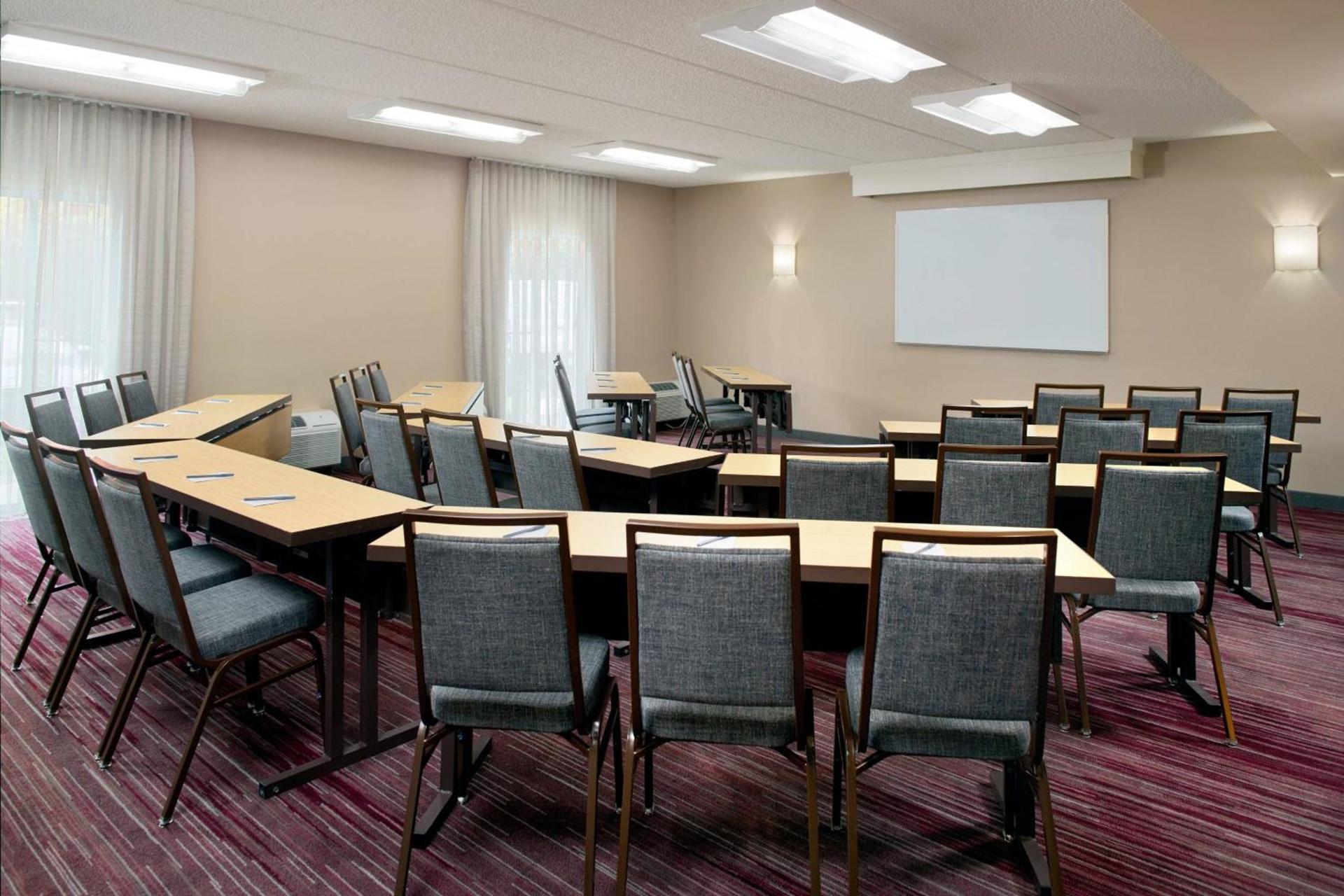Courtyard by Marriott Raleigh Cary photo 37