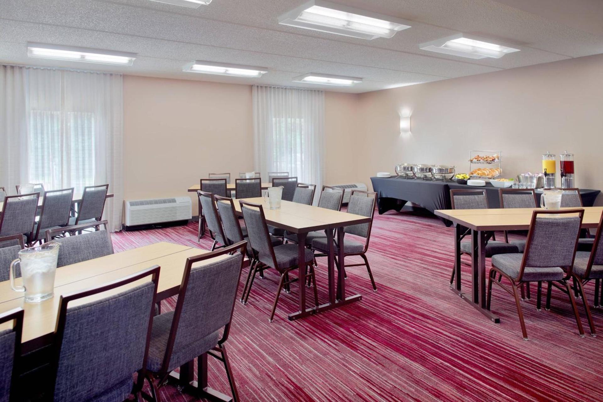 Courtyard by Marriott Raleigh Cary photo 36