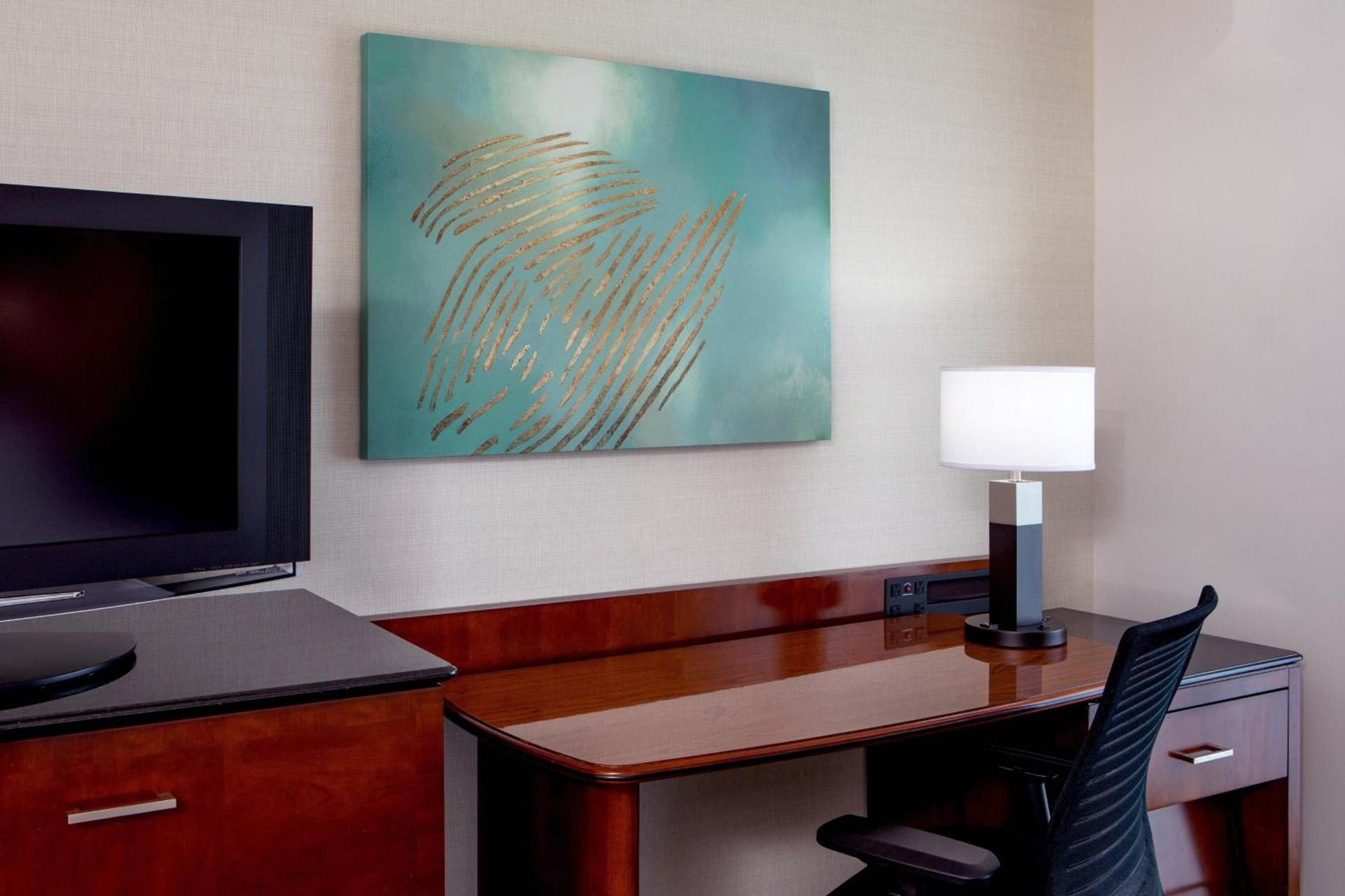 Delta Hotels by Marriott Chesapeake Norfolk photo 7