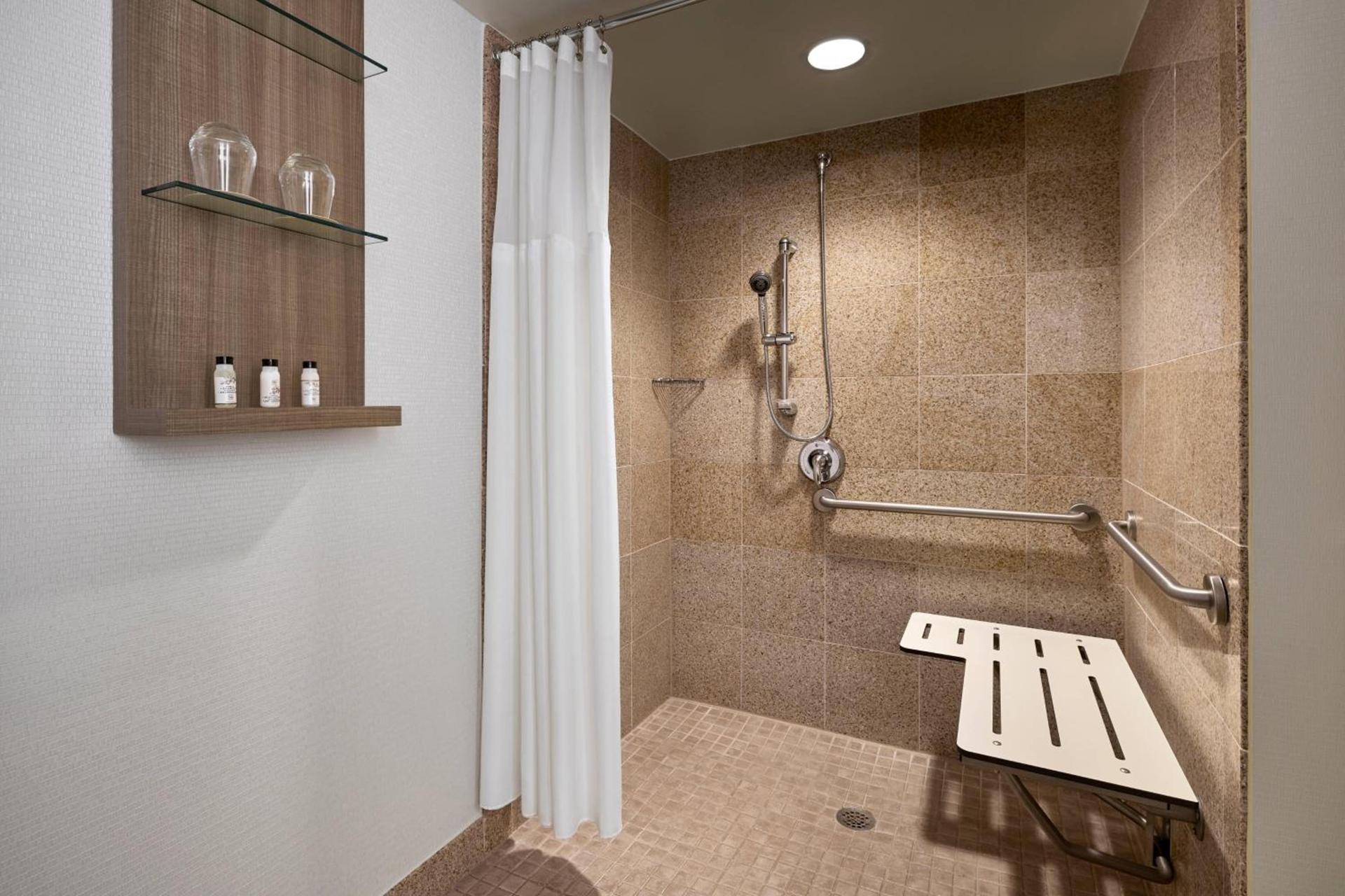 Delta Hotels by Marriott Chesapeake Norfolk photo 13