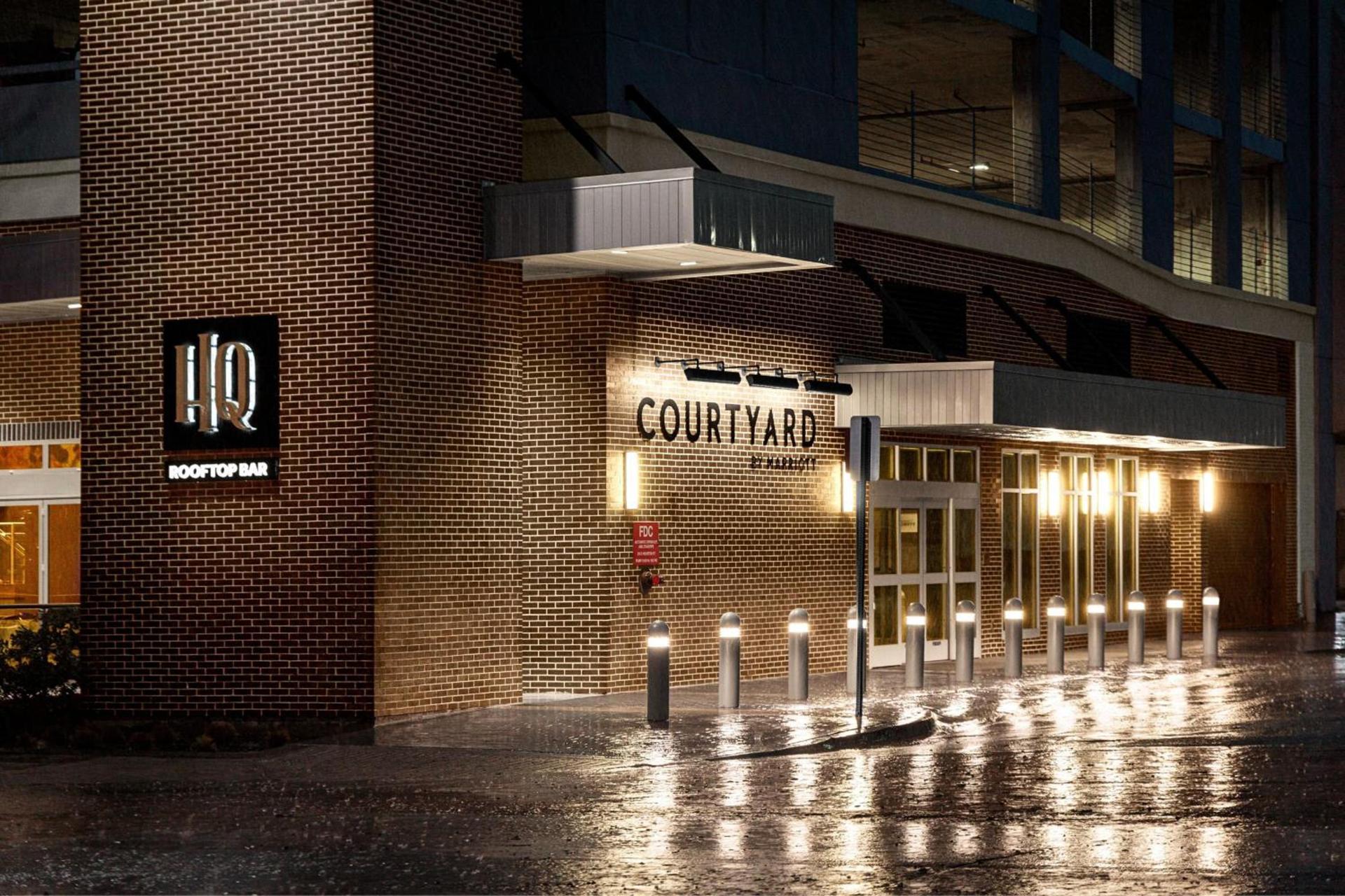 Courtyard by Marriott Dallas Downtown/Reunion District photo 4