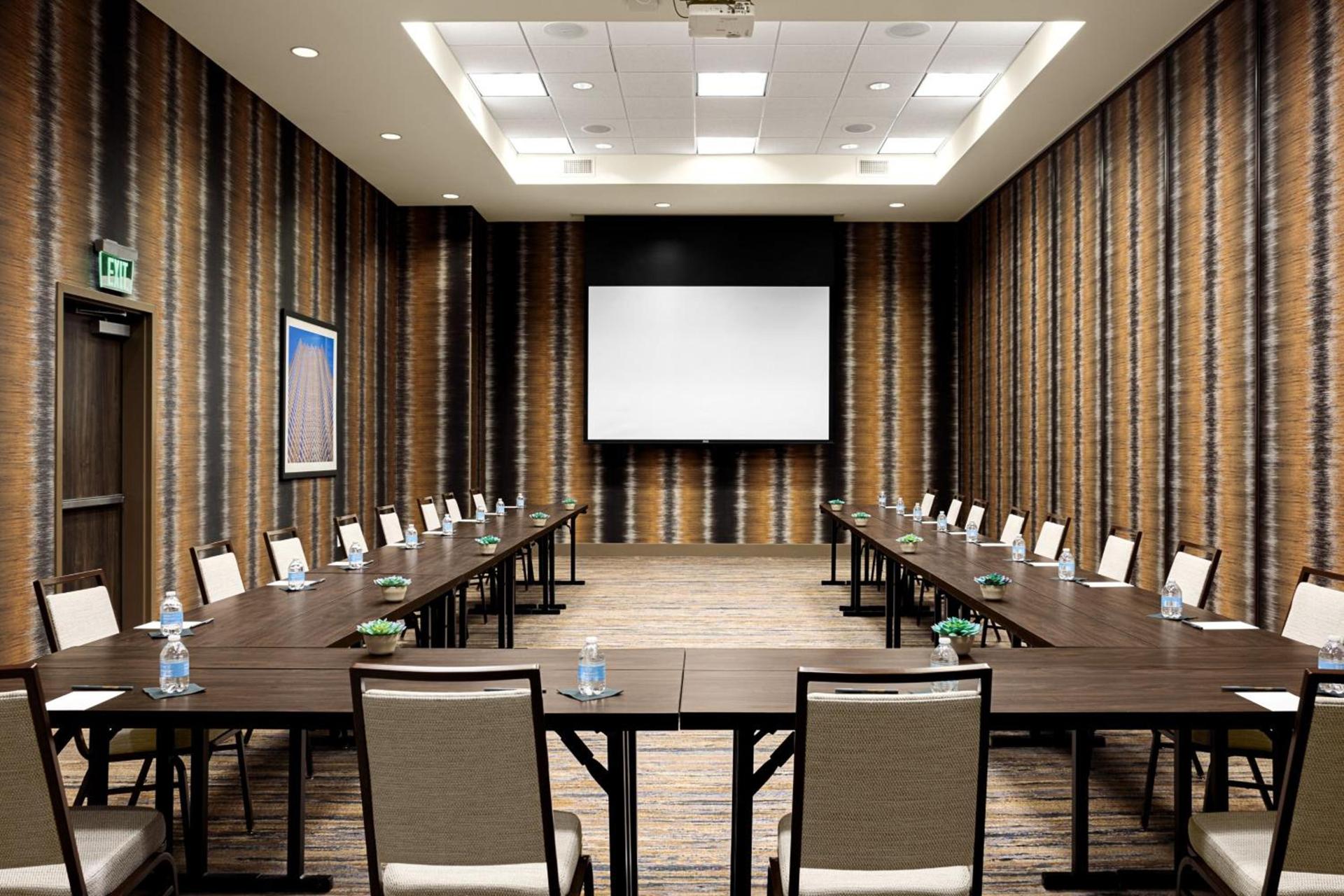 Courtyard by Marriott Dallas Downtown/Reunion District photo 37