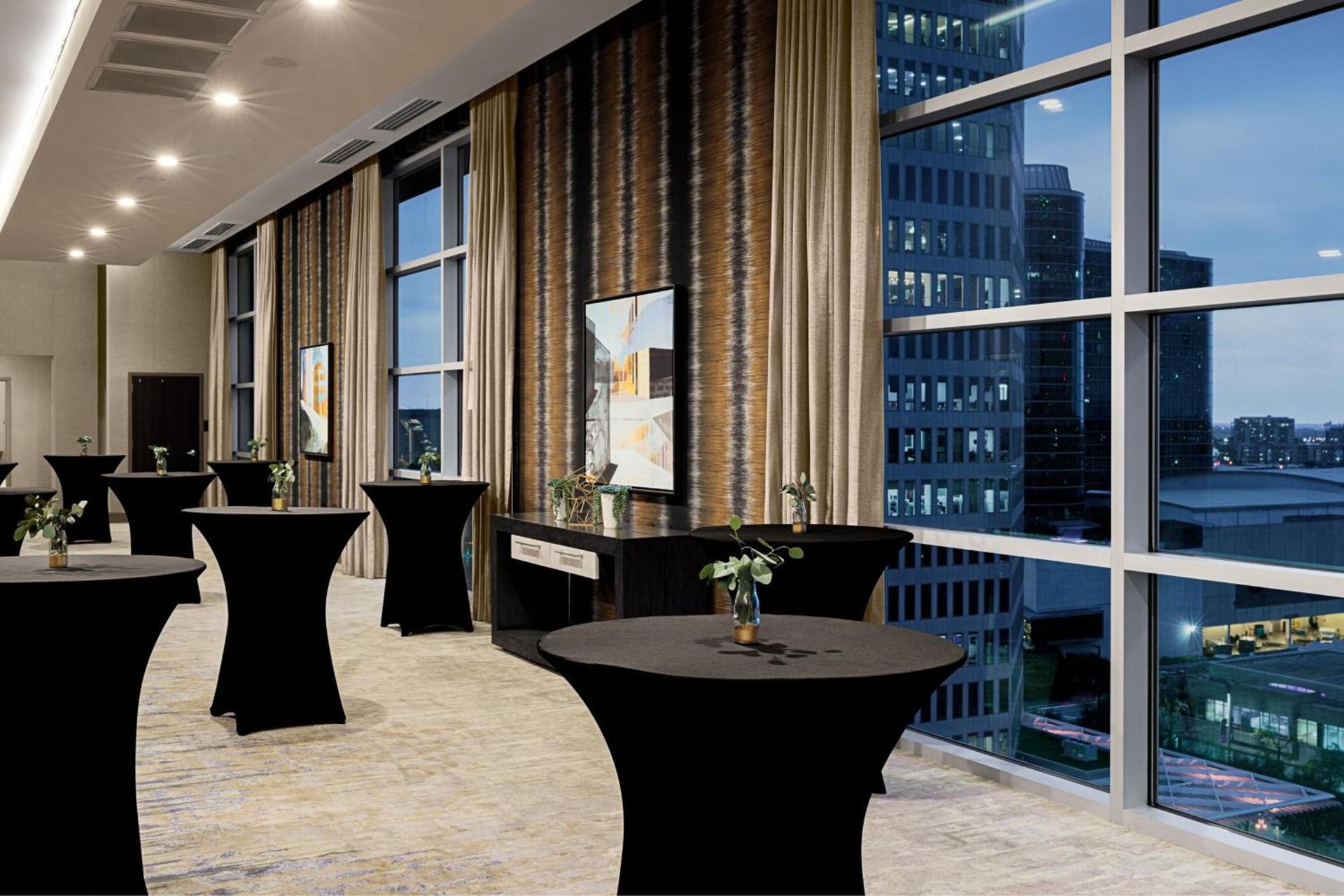 Courtyard by Marriott Dallas Downtown/Reunion District photo 38