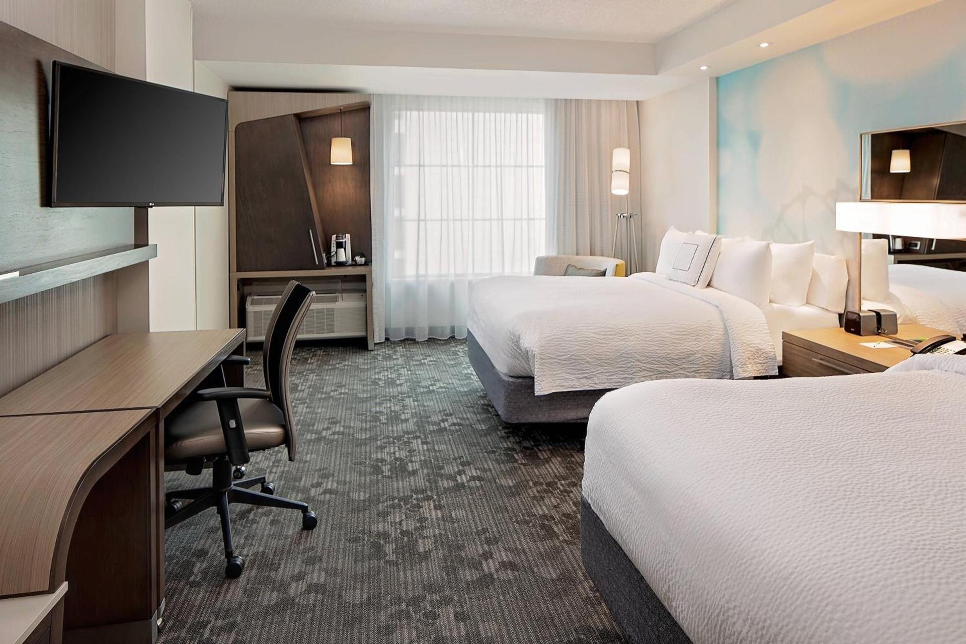 Courtyard by Marriott Dallas Downtown/Reunion District photo 7