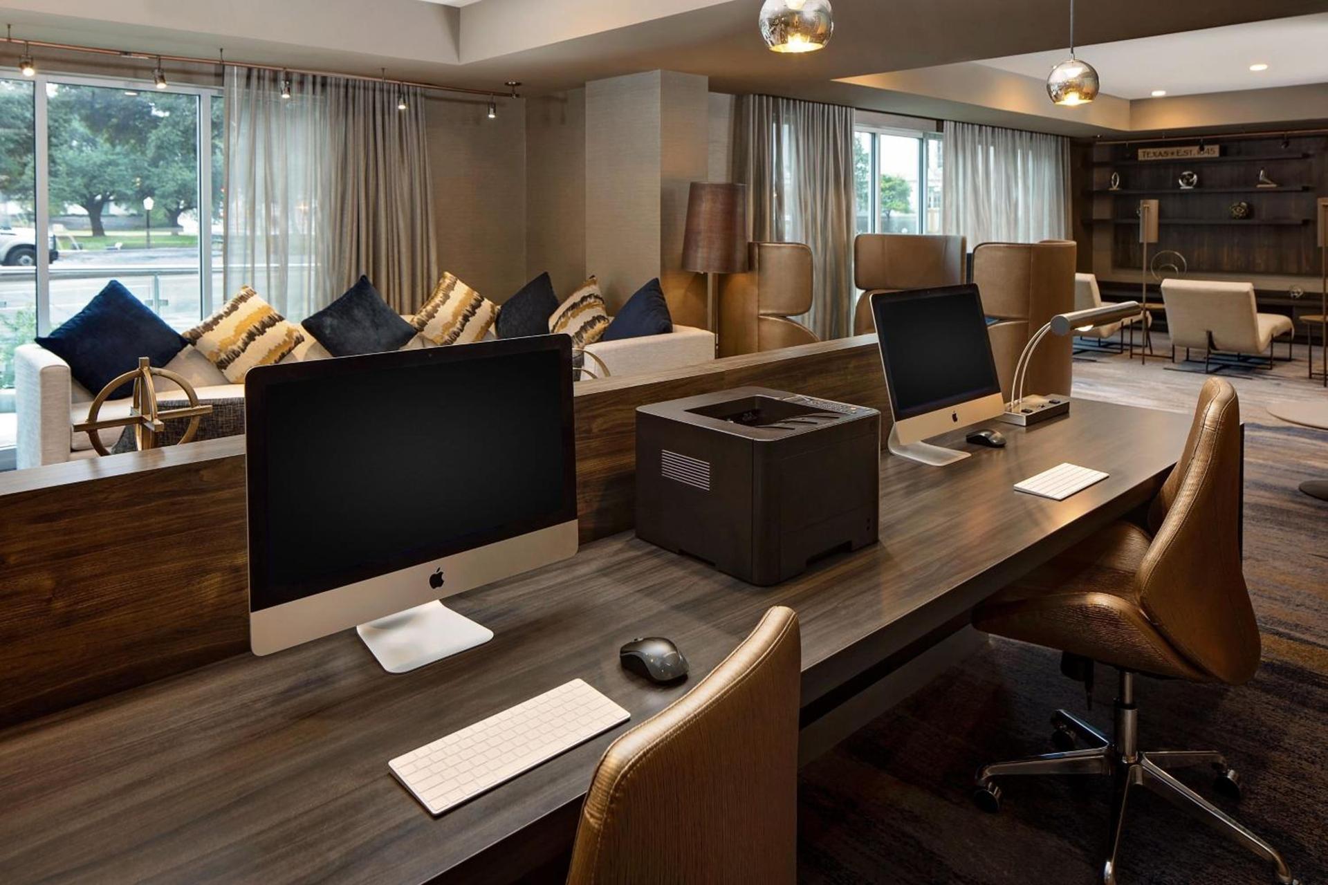 Courtyard by Marriott Dallas Downtown/Reunion District photo 23