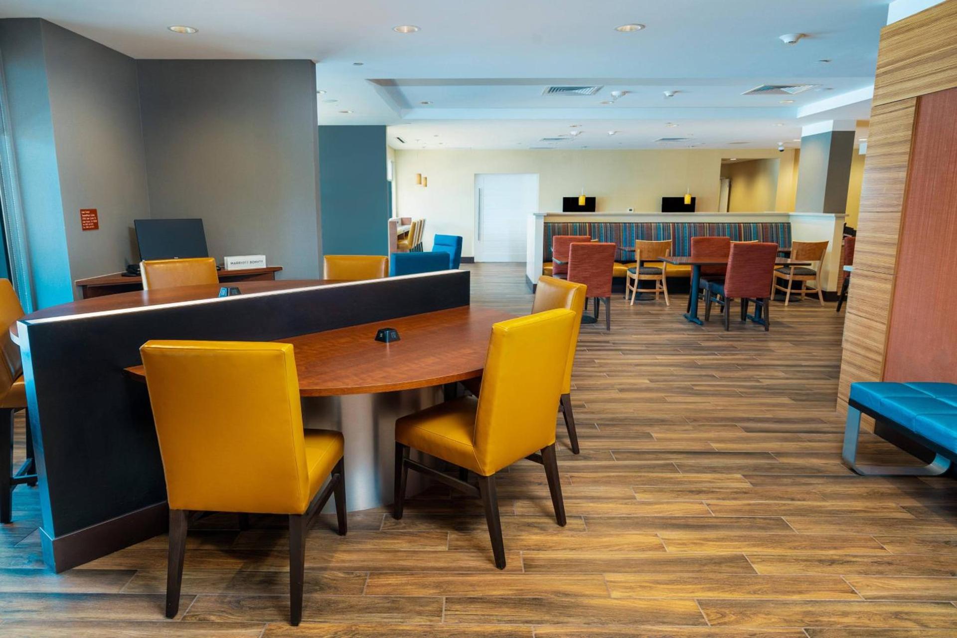 TownePlace Suites Irvine Lake Forest photo 4