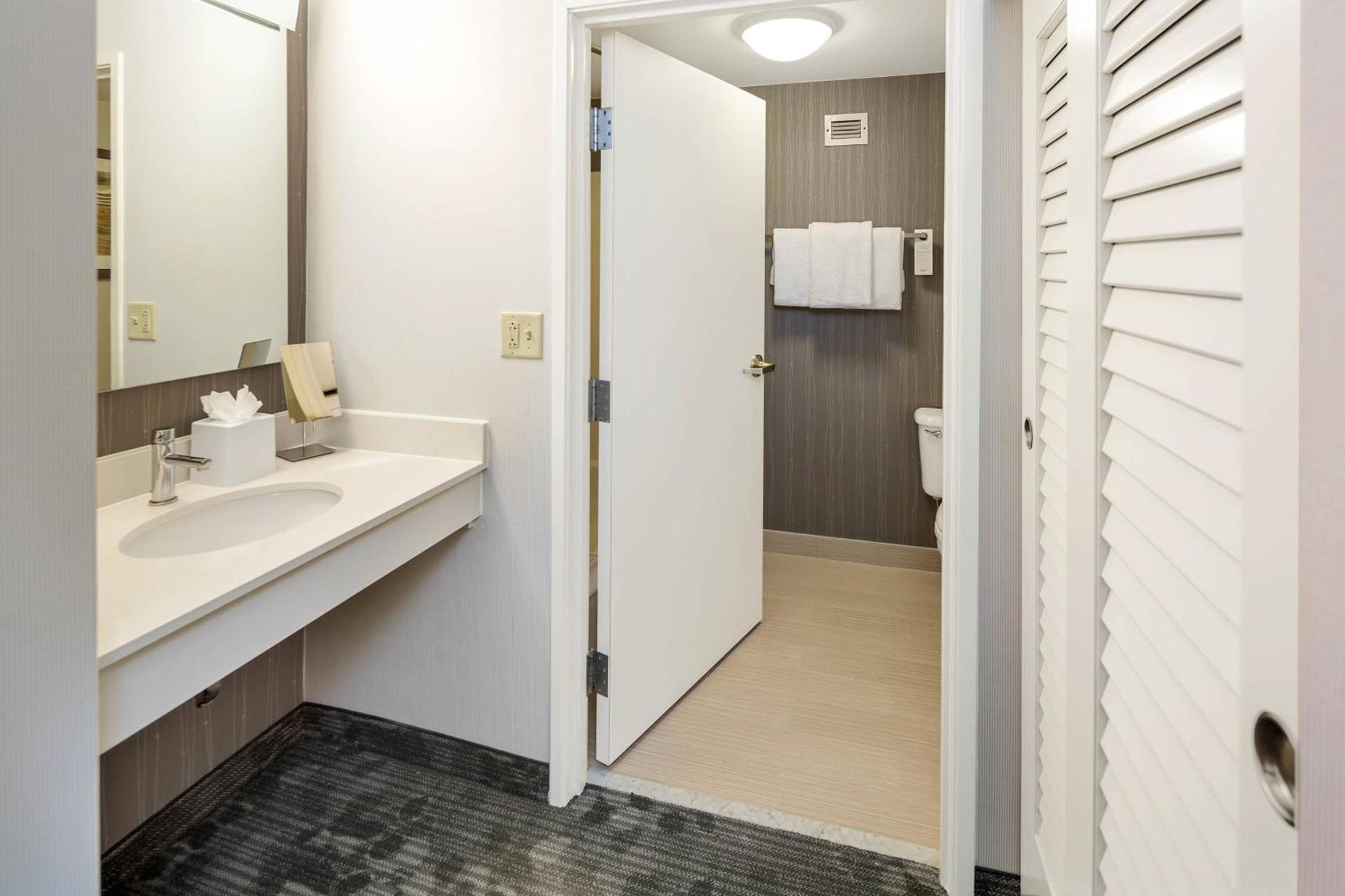 Courtyard by Marriott Bryan College Station photo 8