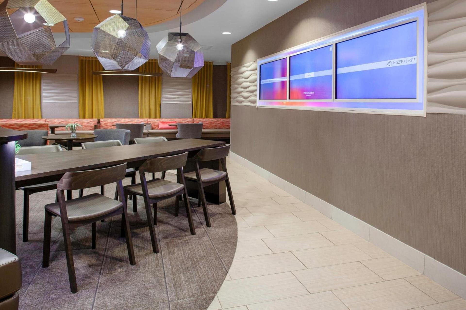 SpringHill Suites Cincinnati North Forest Park photo 13