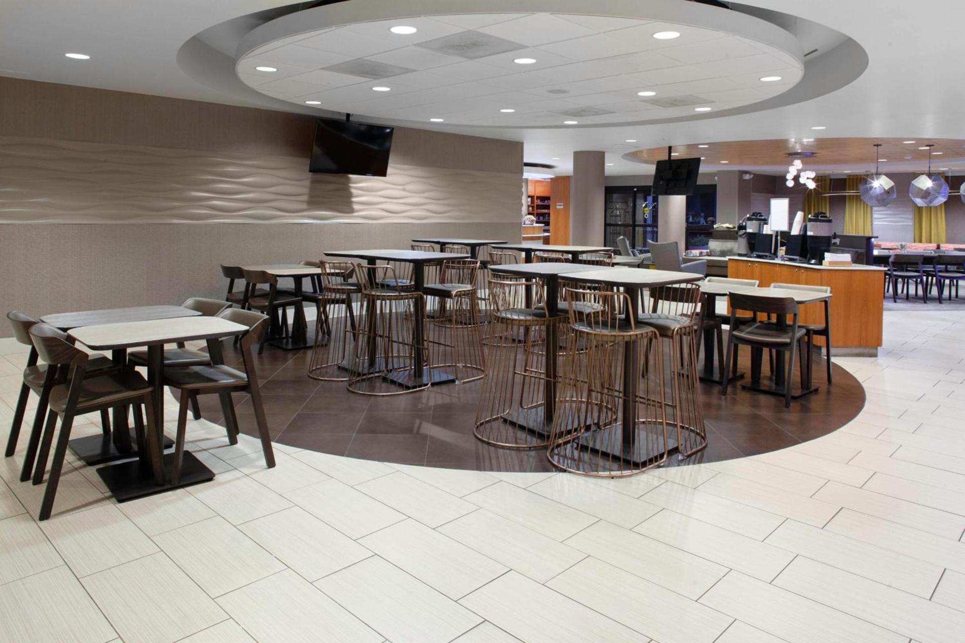SpringHill Suites Cincinnati North Forest Park photo 17