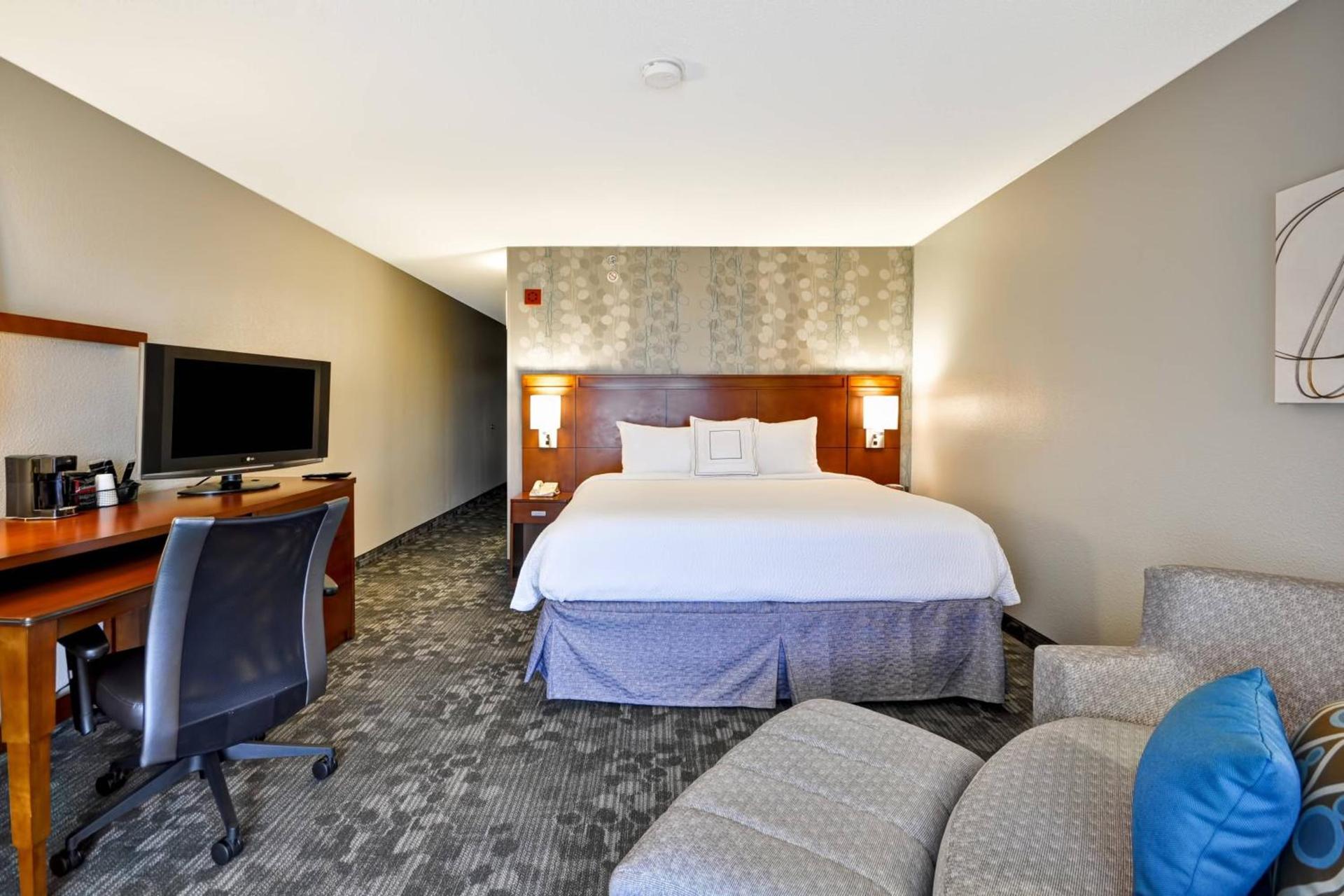 Courtyard by Marriott Jacksonville Airport/ Northeast photo 5