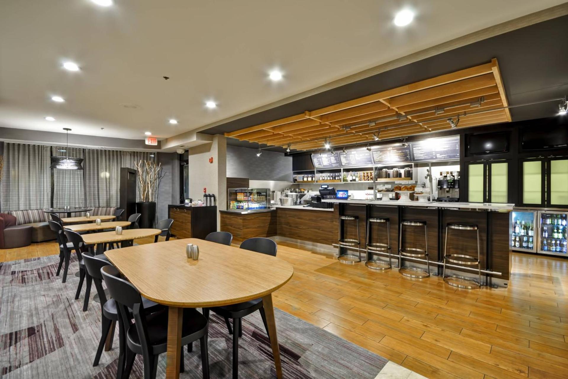 Courtyard by Marriott Jacksonville Airport/ Northeast photo 31