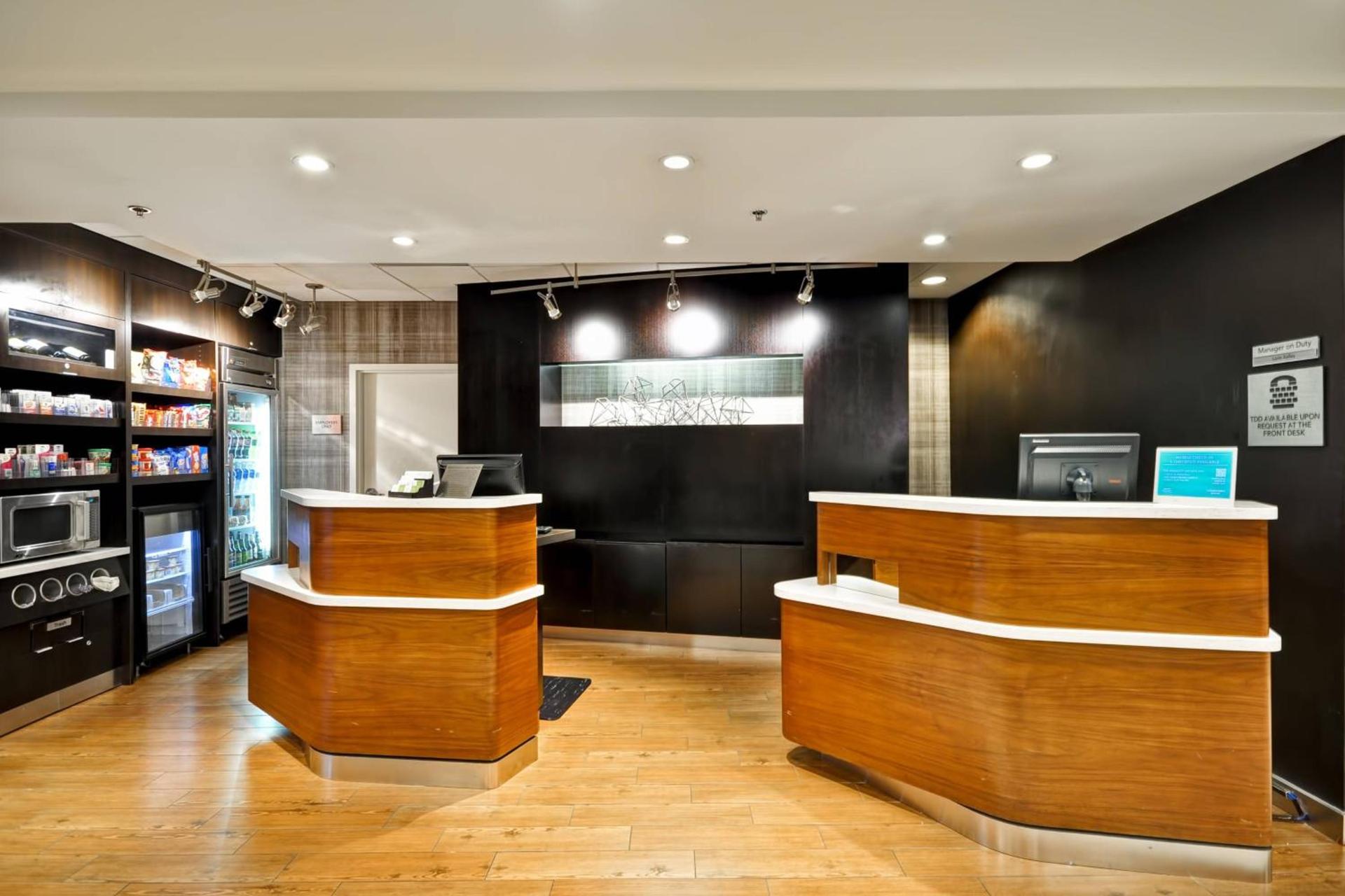 Courtyard by Marriott Jacksonville Airport/ Northeast photo 3