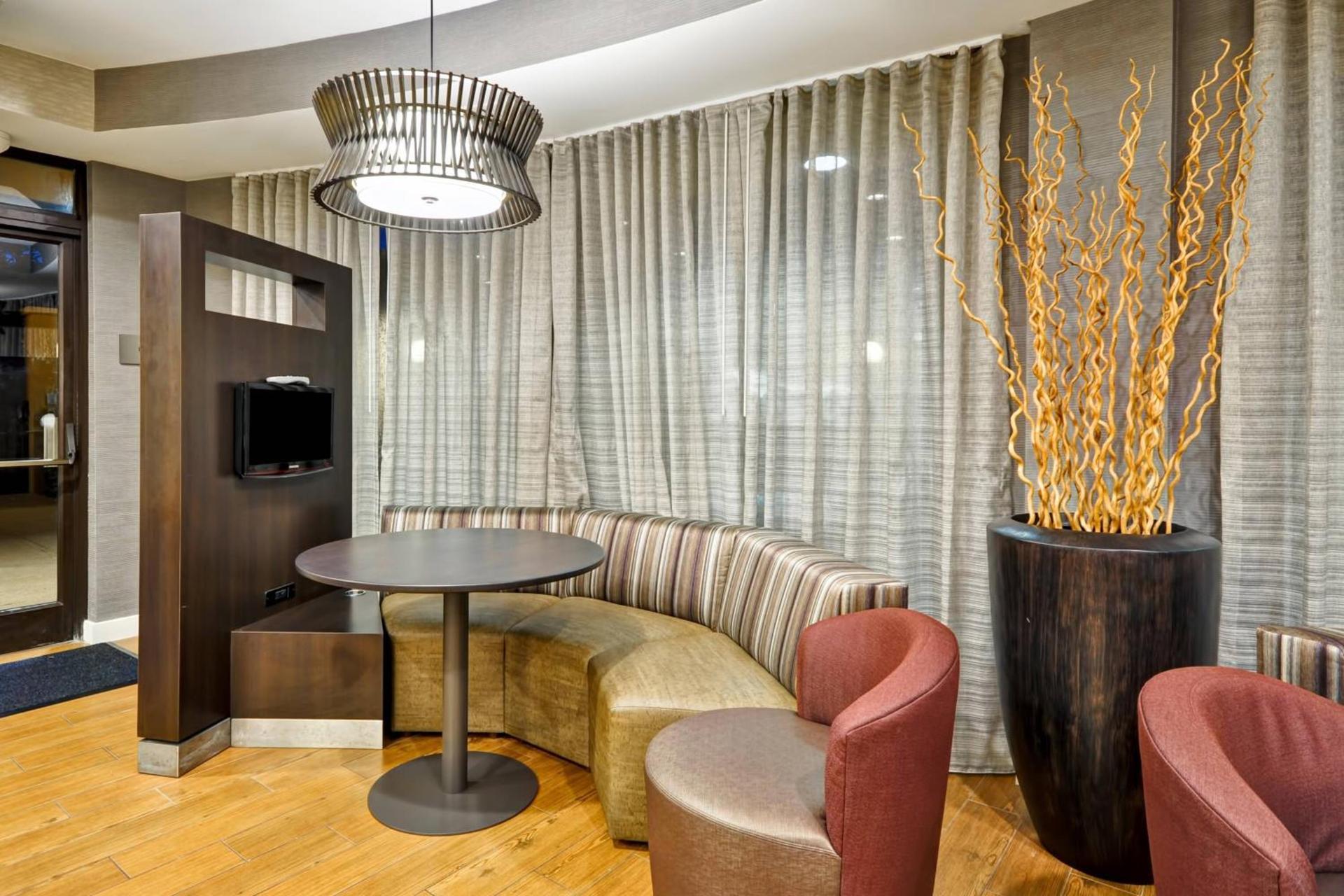 Courtyard by Marriott Jacksonville Airport/ Northeast photo 12