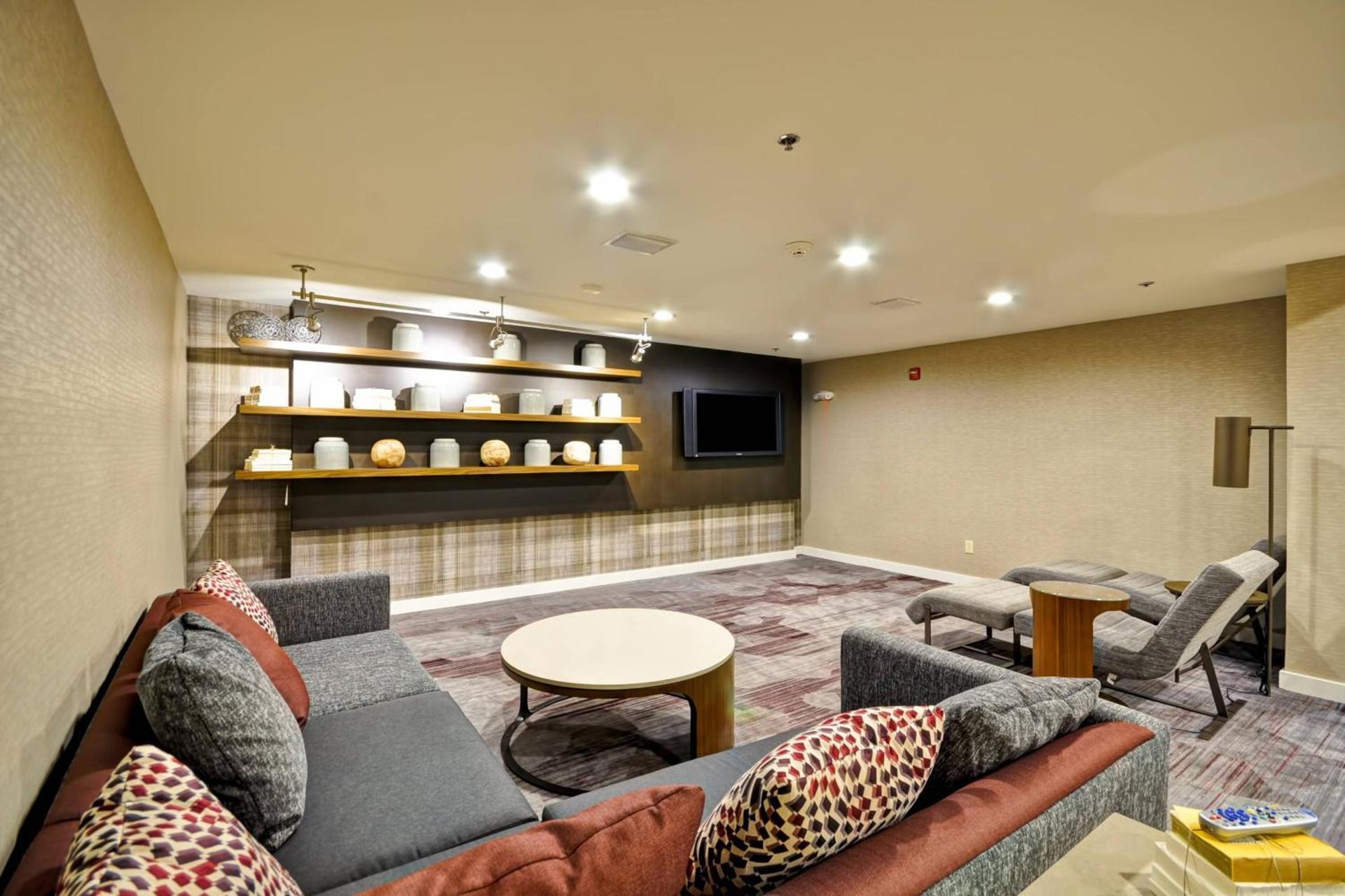 Courtyard by Marriott Jacksonville Airport/ Northeast photo 16