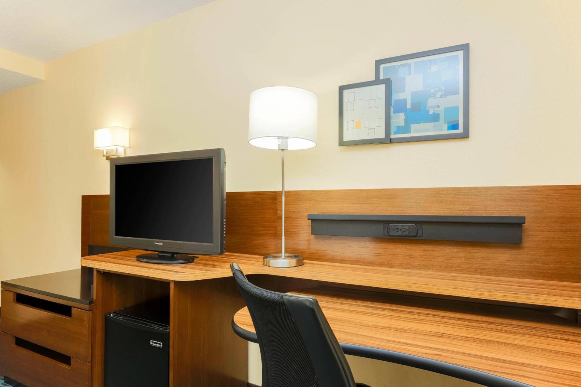 Fairfield Inn and Suites by Marriott Tampa Brandon photo 8