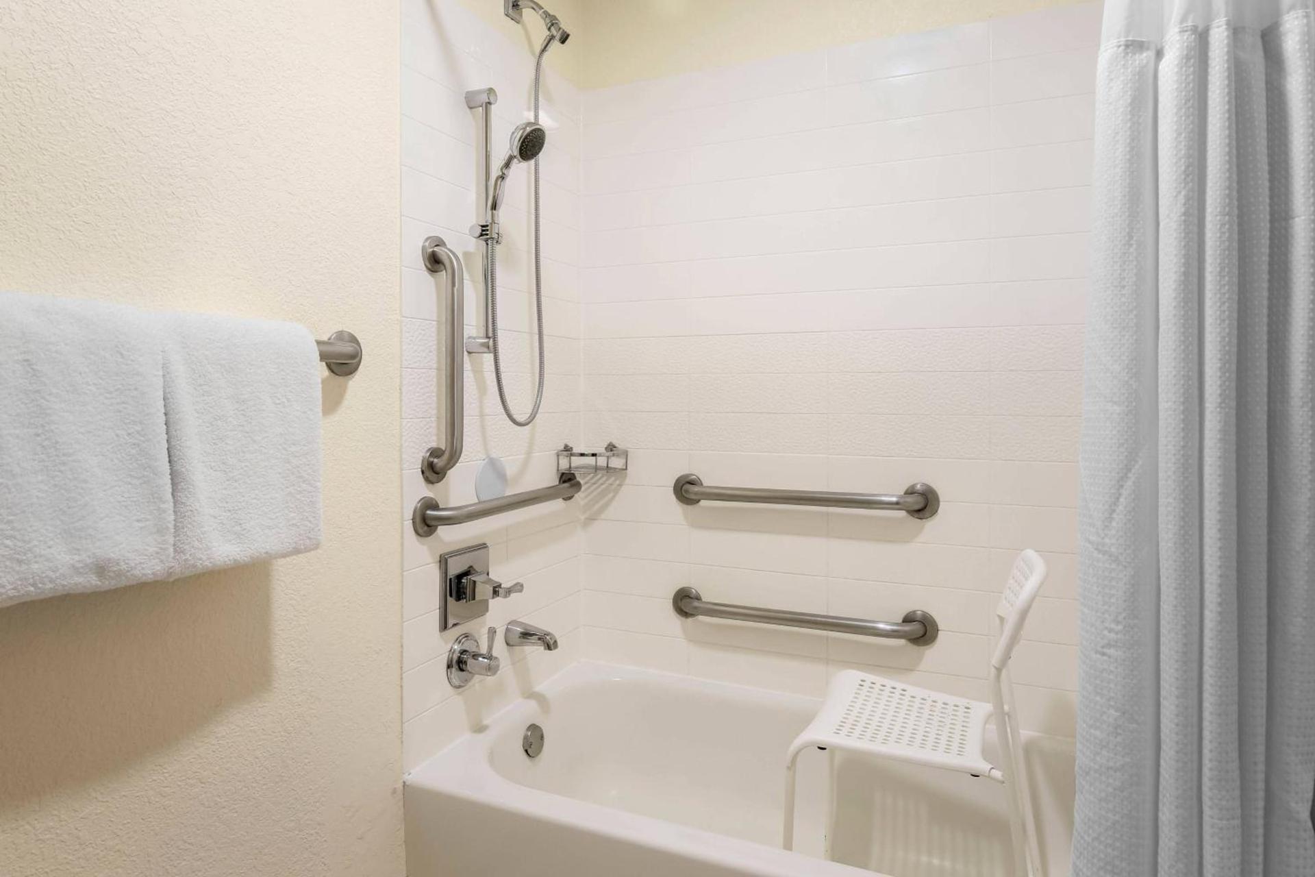 Fairfield Inn and Suites by Marriott Tampa Brandon photo 12
