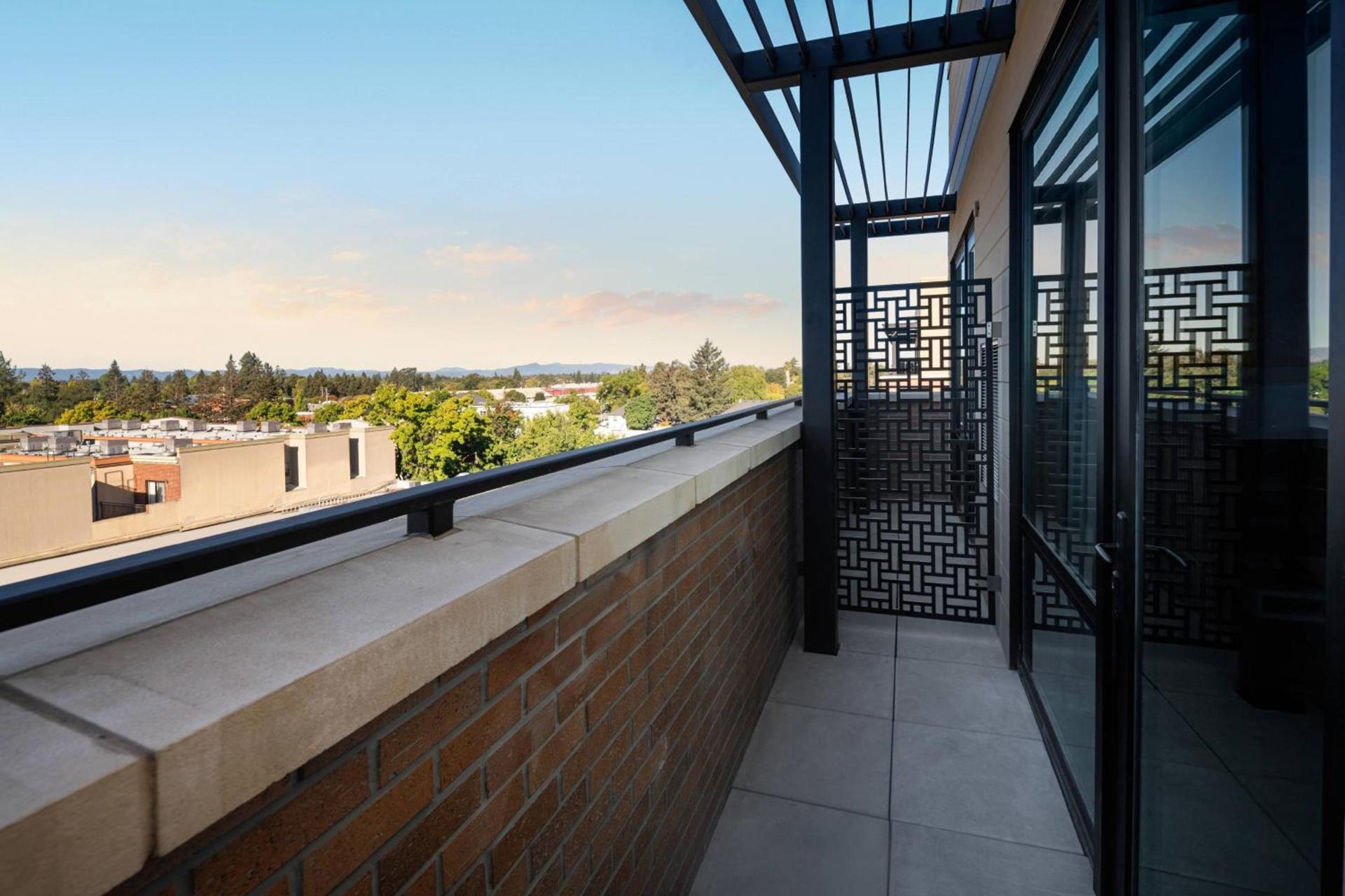 AC Hotel by Marriott Santa Rosa Sonoma Wine Country photo 13