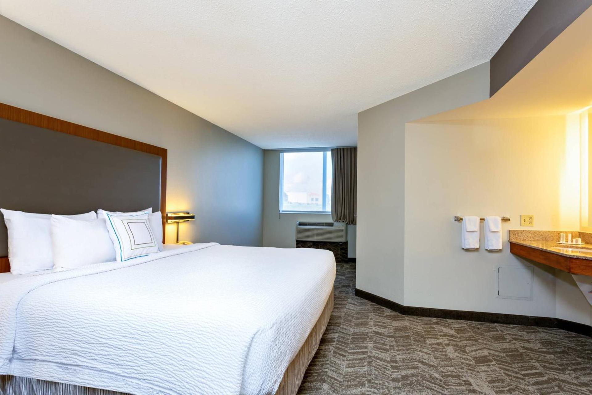SpringHill Suites by Marriott Miami Airport South Blue Lagoon Area photo 14