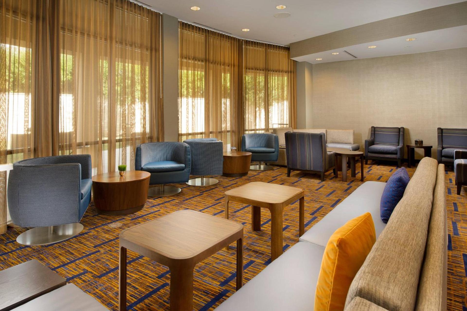 Courtyard by Marriott San Antonio Lackland photo 4