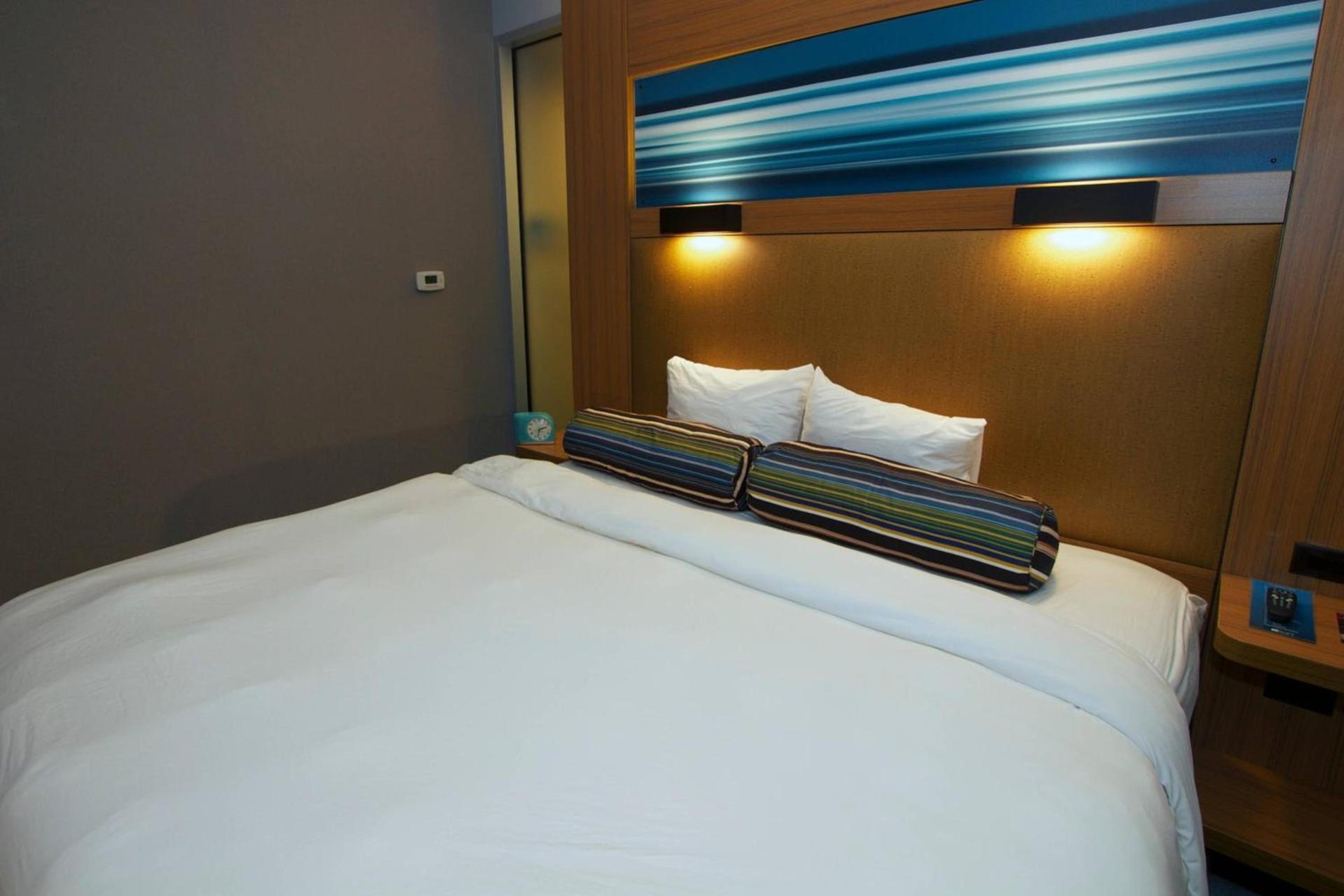 Aloft by Marriott Tulsa photo 16