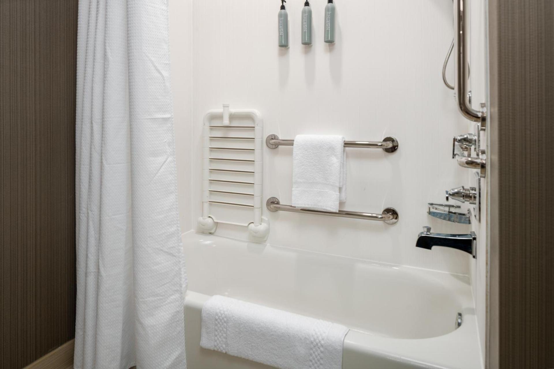 Courtyard by Marriott Houston Northeast photo 4