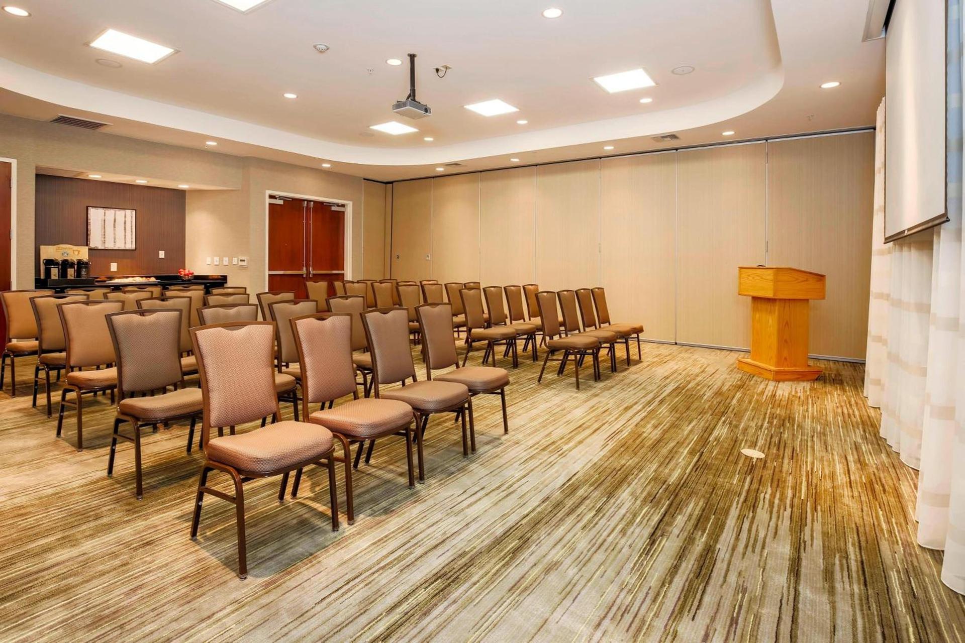Courtyard by Marriott Dallas Arlington South photo 43