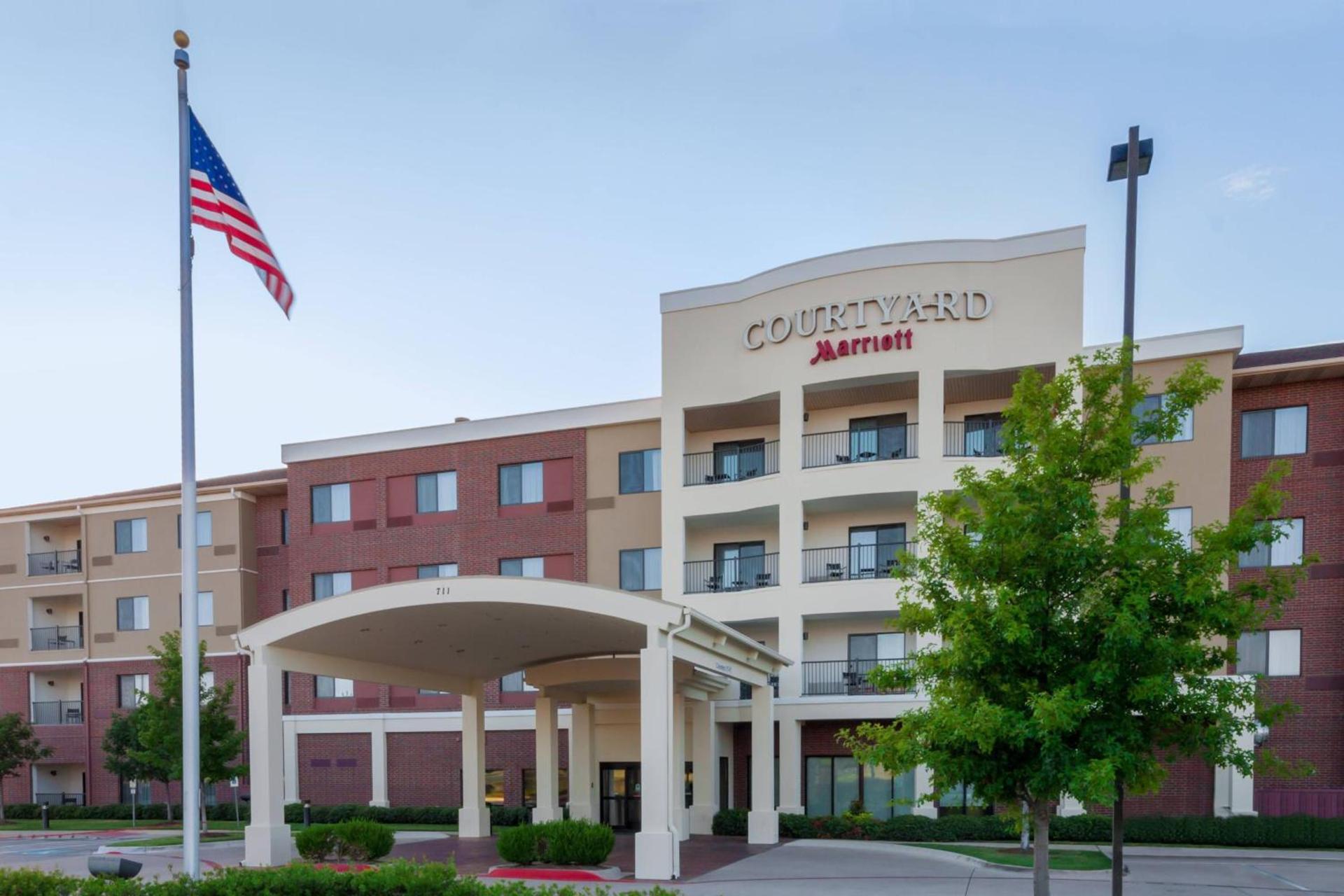 Courtyard by Marriott Dallas Arlington South photo 1