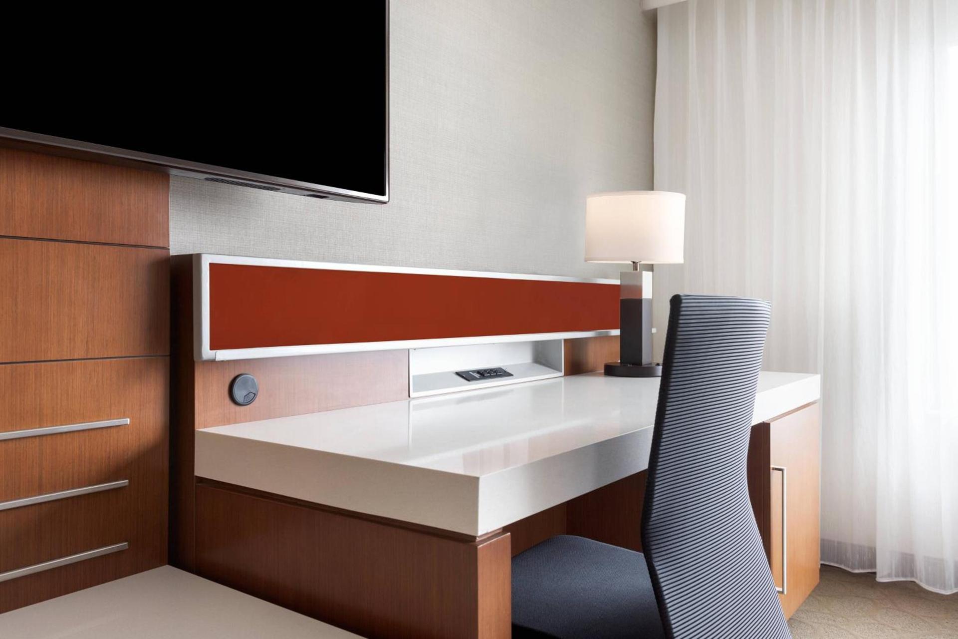 Delta Hotels by Marriott Indianapolis Airport photo 6