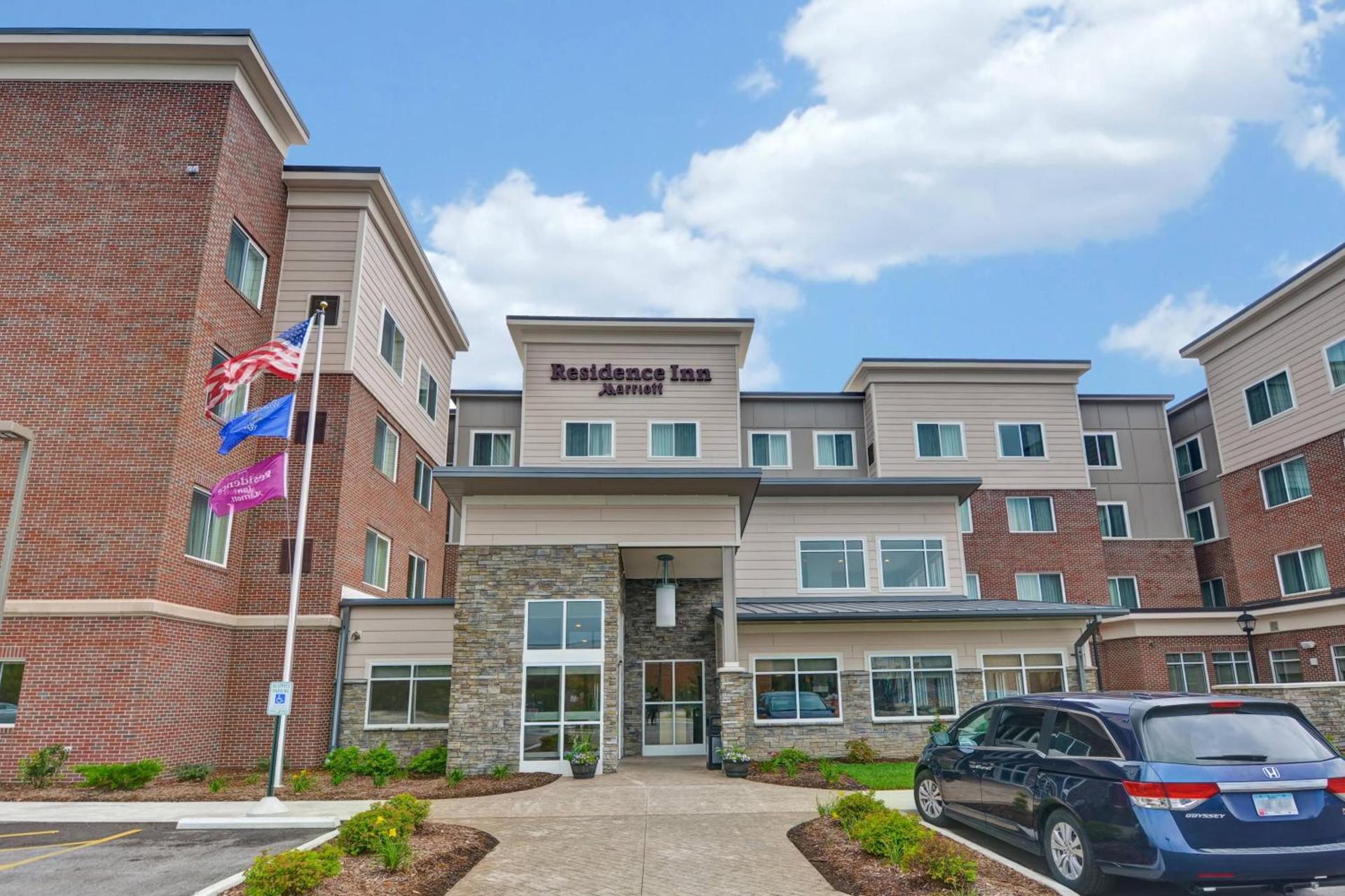 Residence Inn by Marriott Milwaukee North/Glendale photo 2