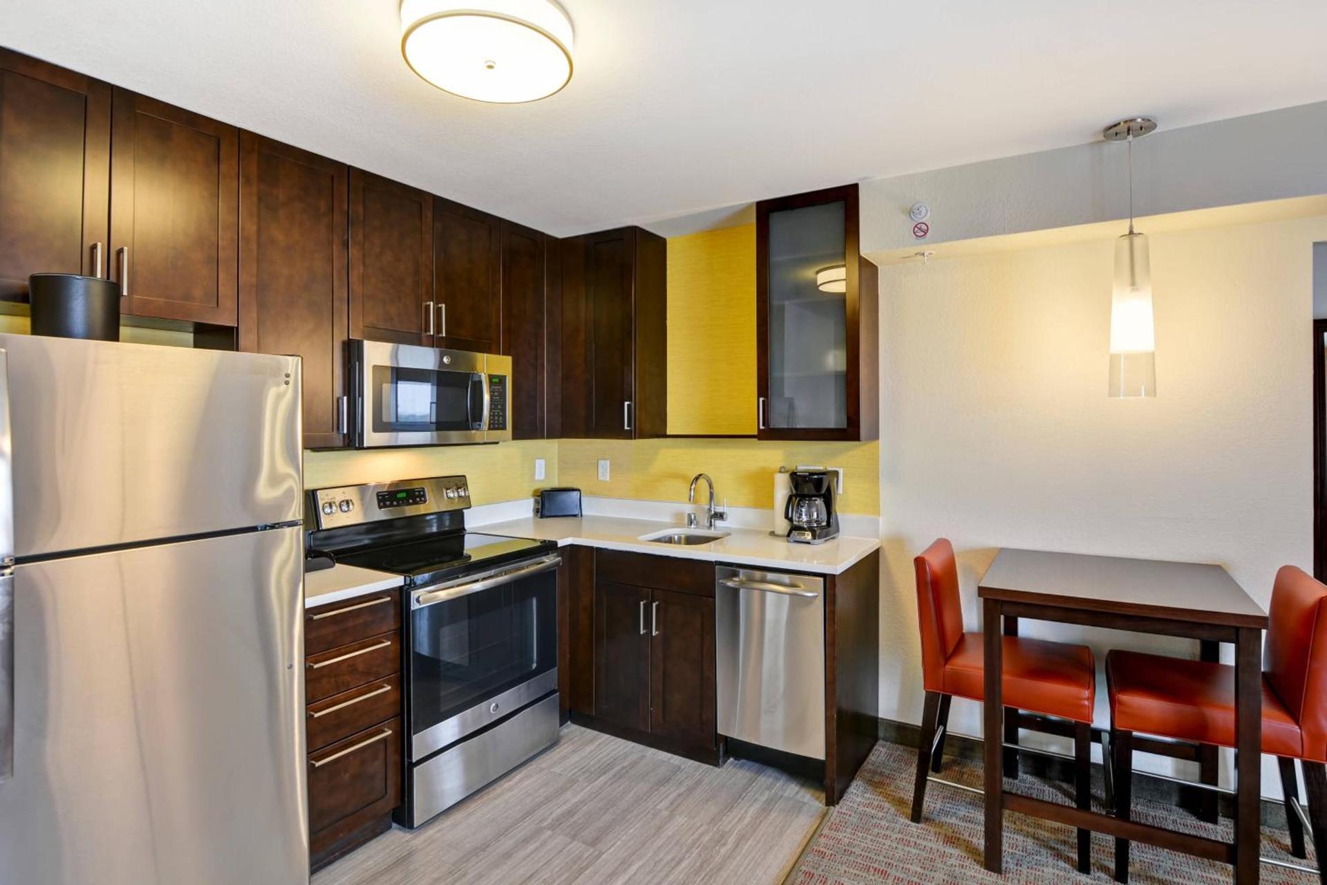 Residence Inn by Marriott Milwaukee North/Glendale photo 21
