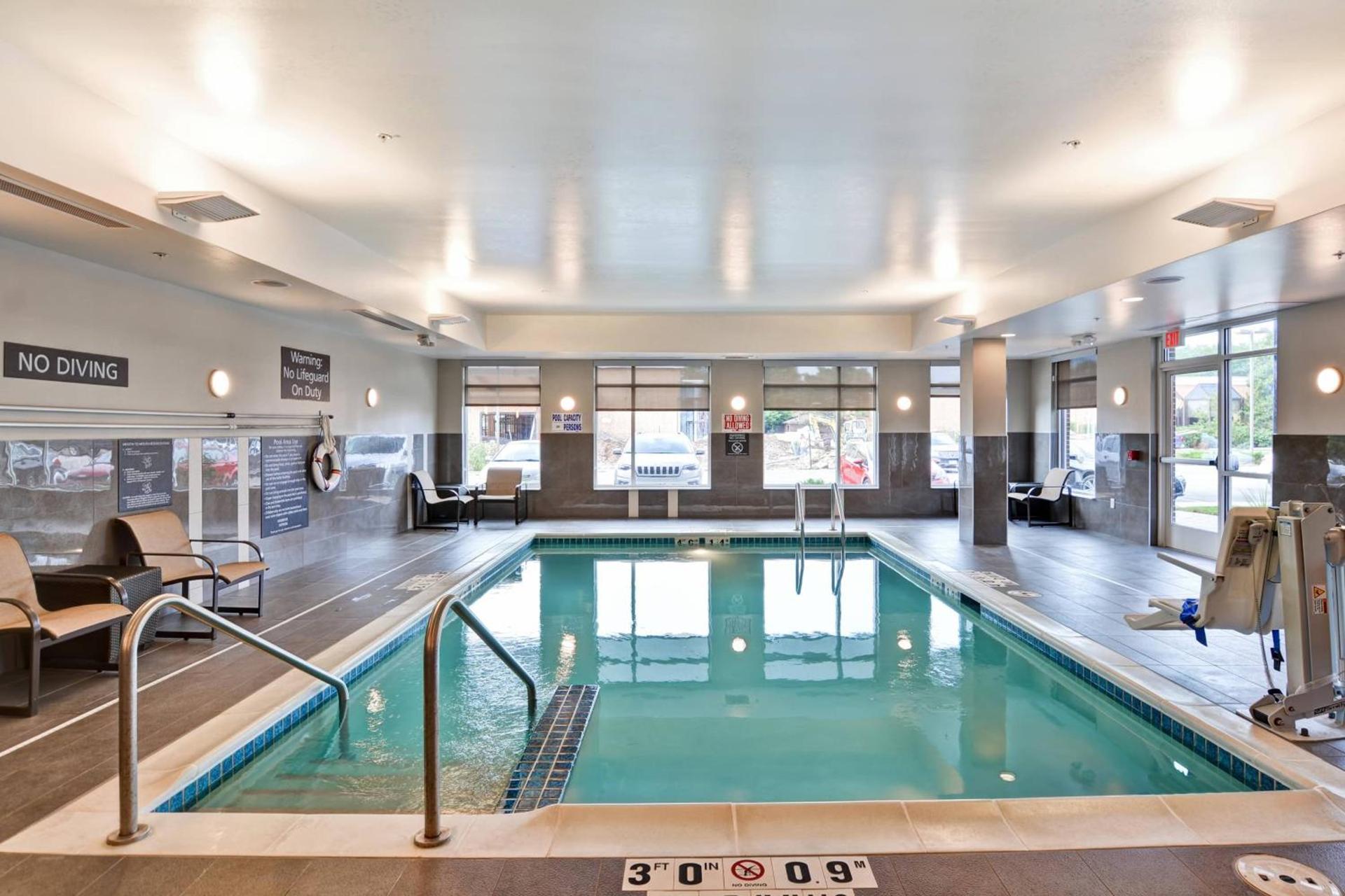 Residence Inn by Marriott Milwaukee North/Glendale photo 16