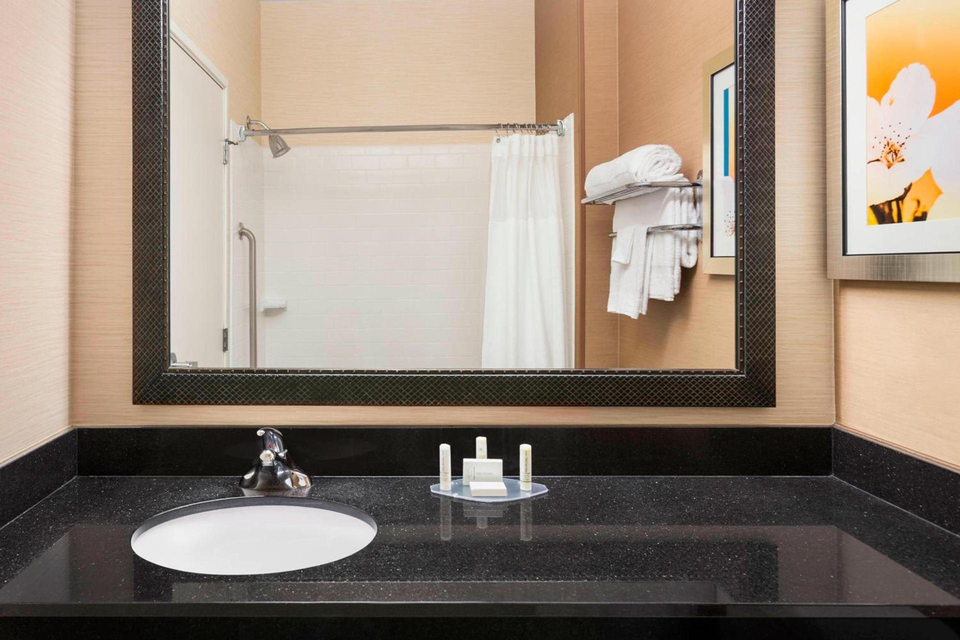 SureStay by Best Western Mount Pleasant Racine photo 11