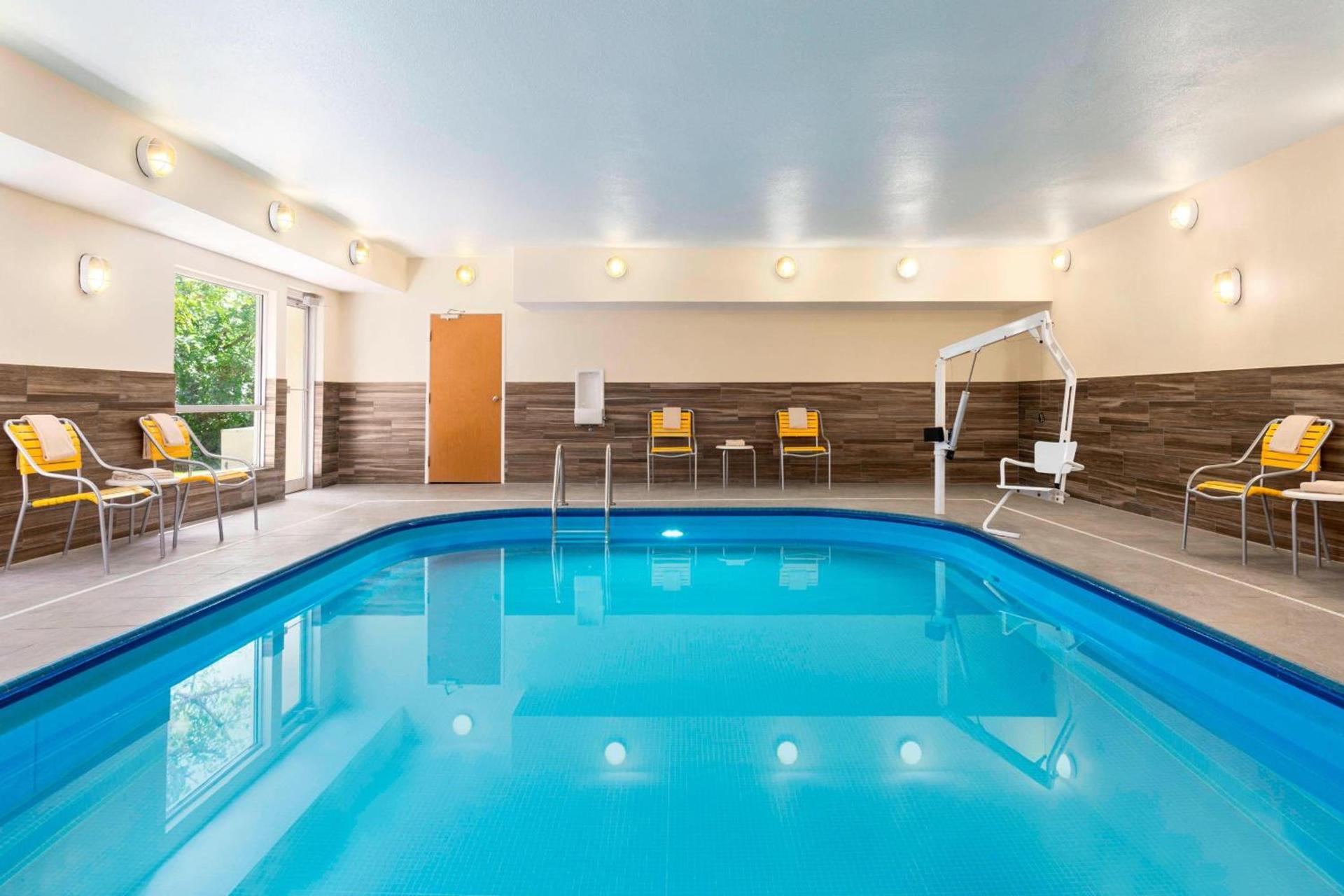 SureStay by Best Western Mount Pleasant Racine photo 17