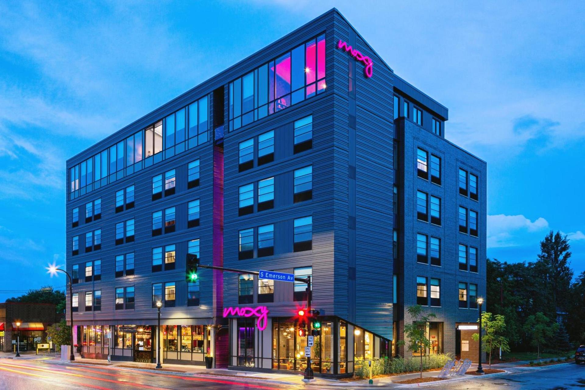 MOXY Minneapolis Uptown photo 2