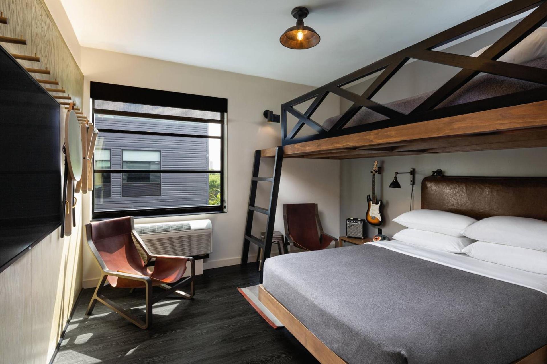 MOXY Minneapolis Uptown photo 7