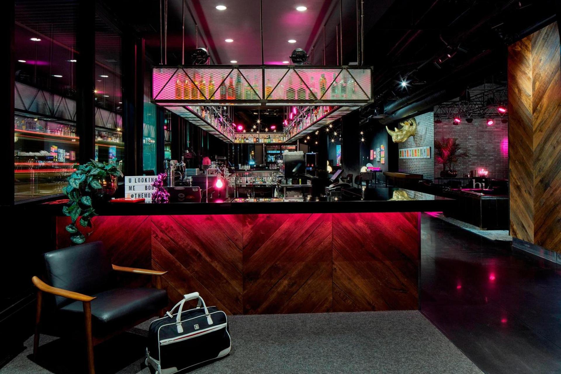 MOXY Minneapolis Uptown photo 4