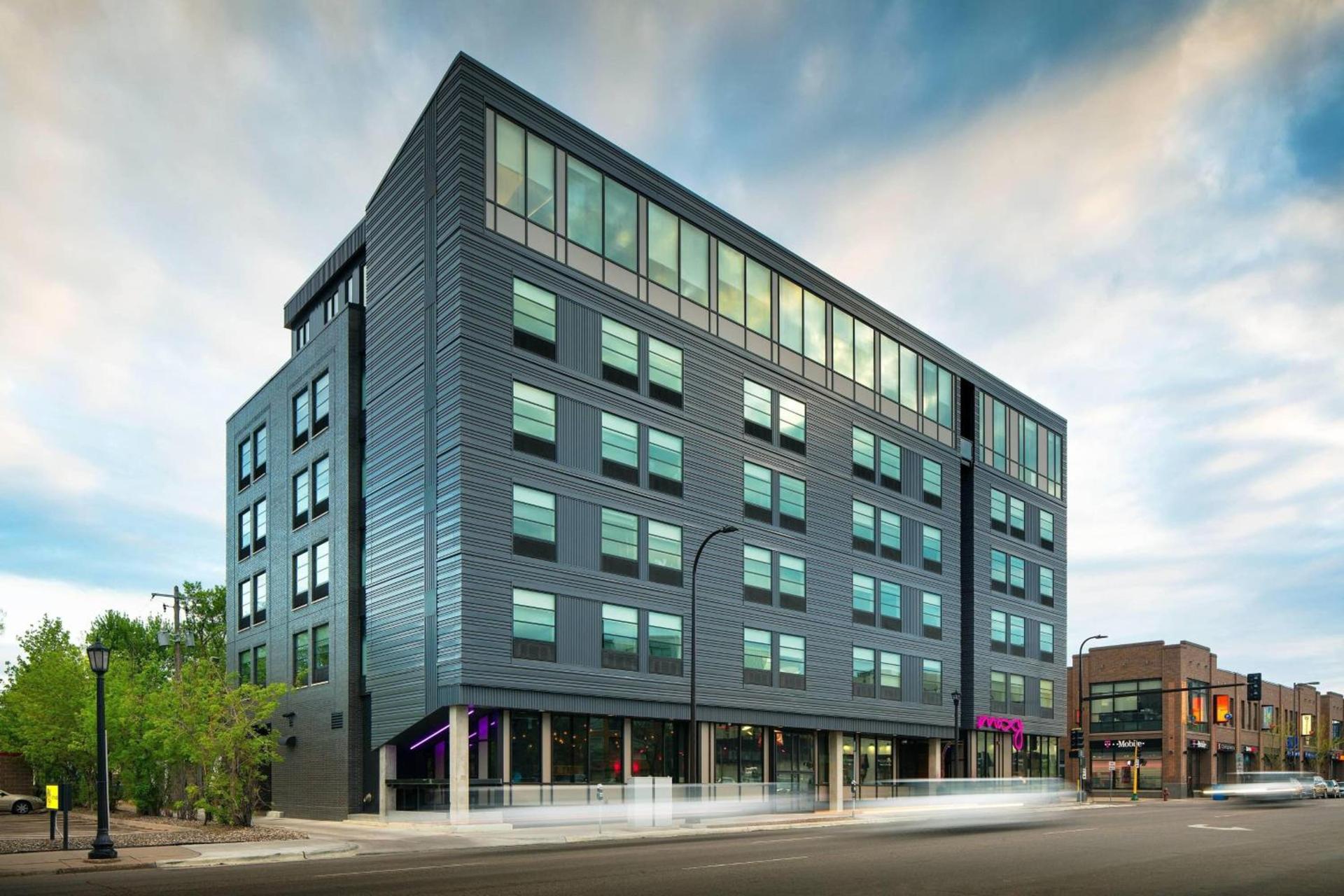 MOXY Minneapolis Uptown photo 1