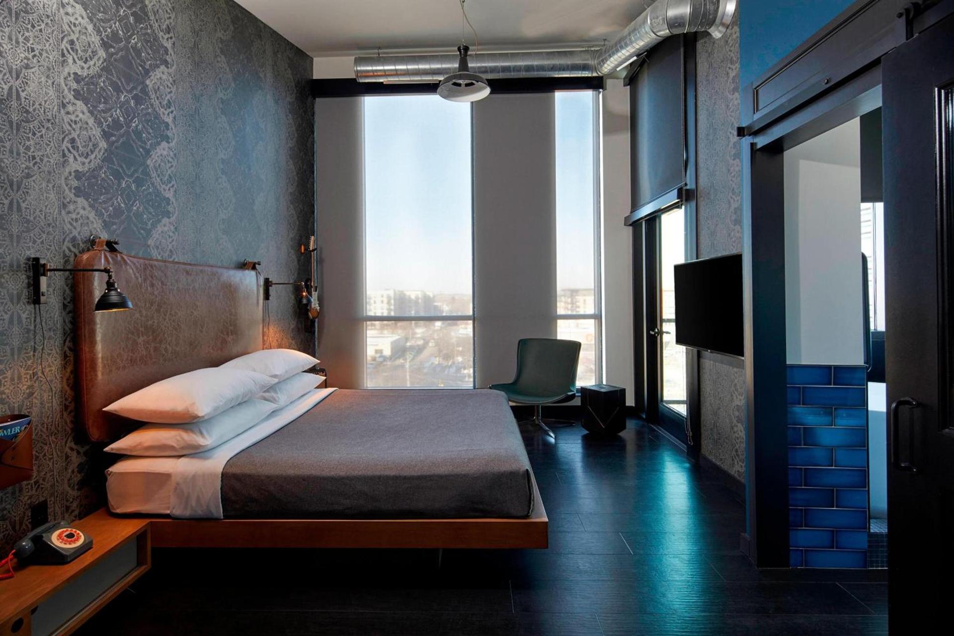 MOXY Minneapolis Uptown photo 12