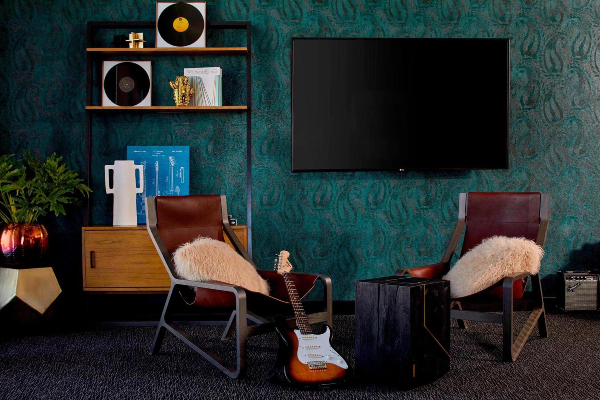 MOXY Minneapolis Uptown photo 14