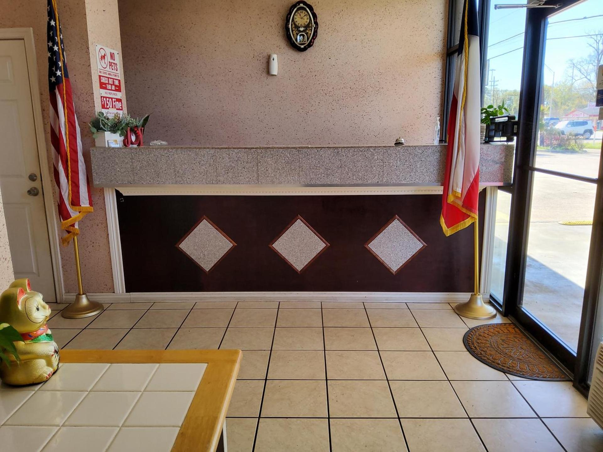 Budget Inn photo 7