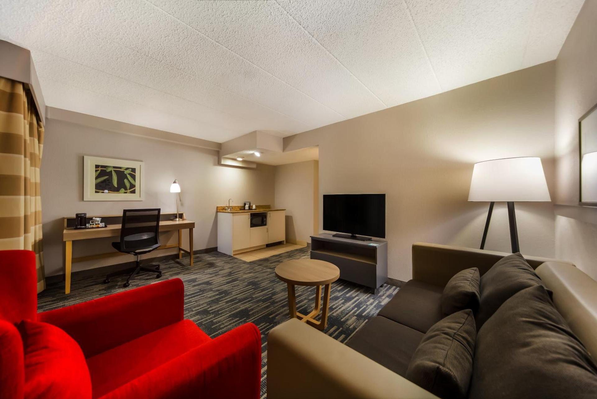 Wingate by Wyndham Lincoln Airport East I-80 photo 36