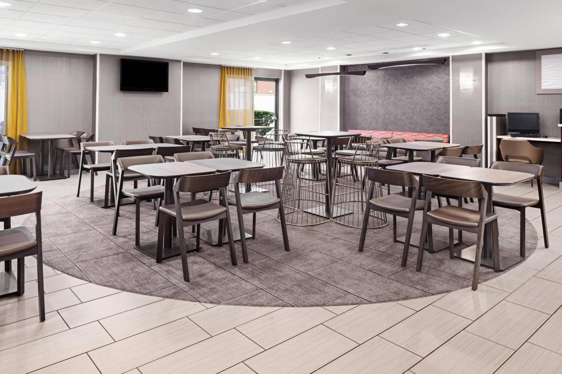 SpringHill Suites Houston Hobby Airport photo 21