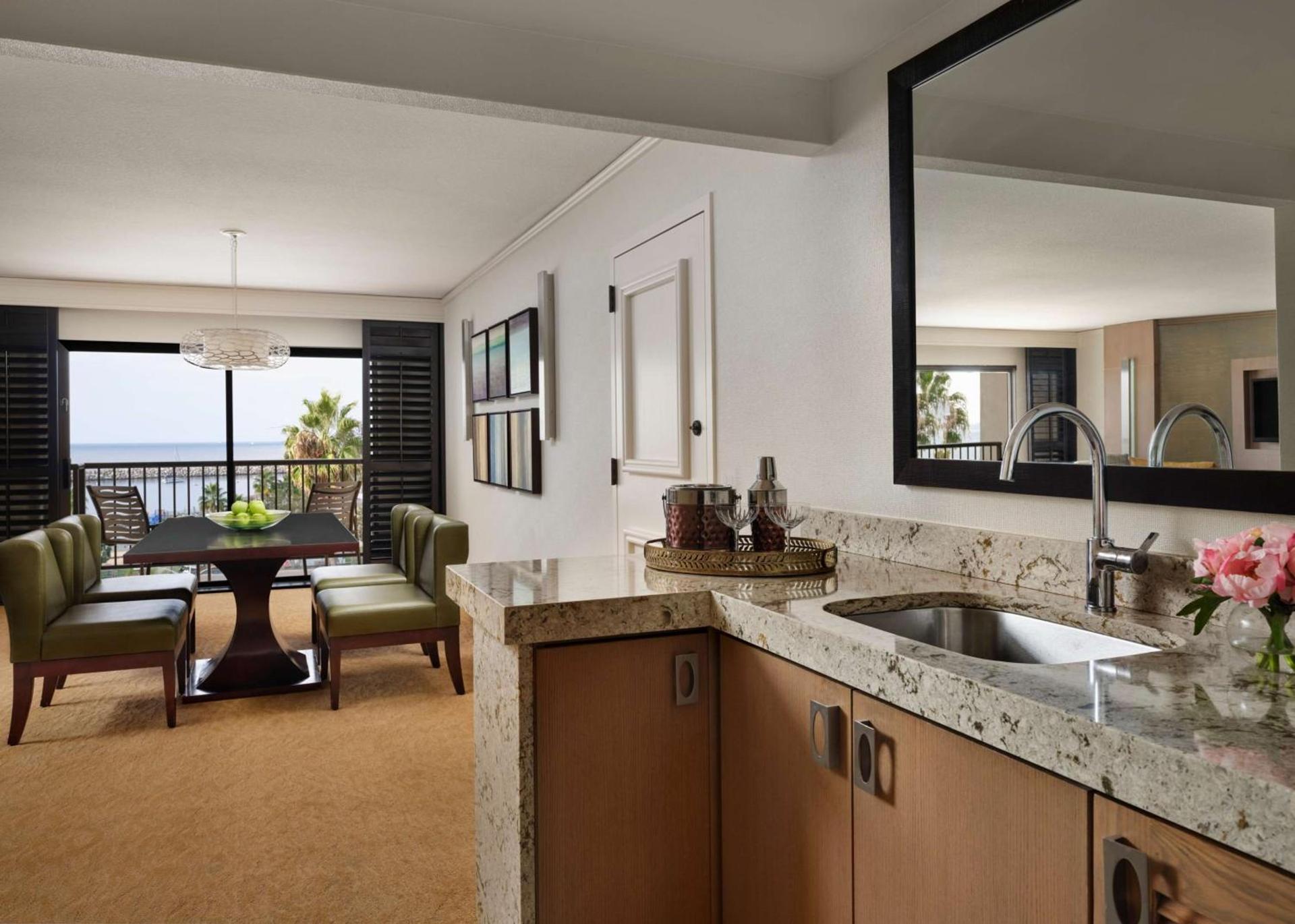 Sonesta Redondo Beach and Marina photo 47