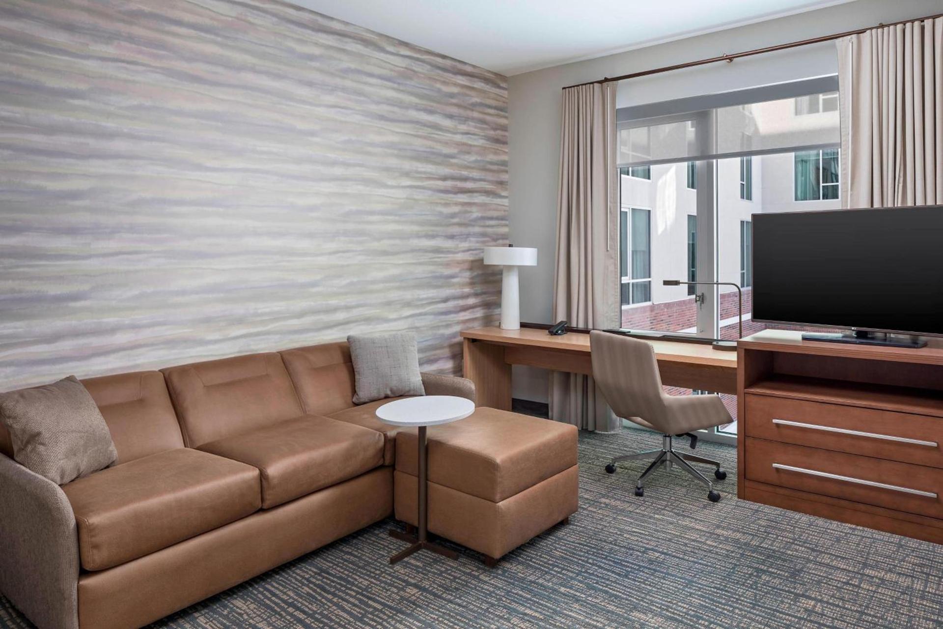 Residence Inn by Marriott Greenville Downtown photo 8
