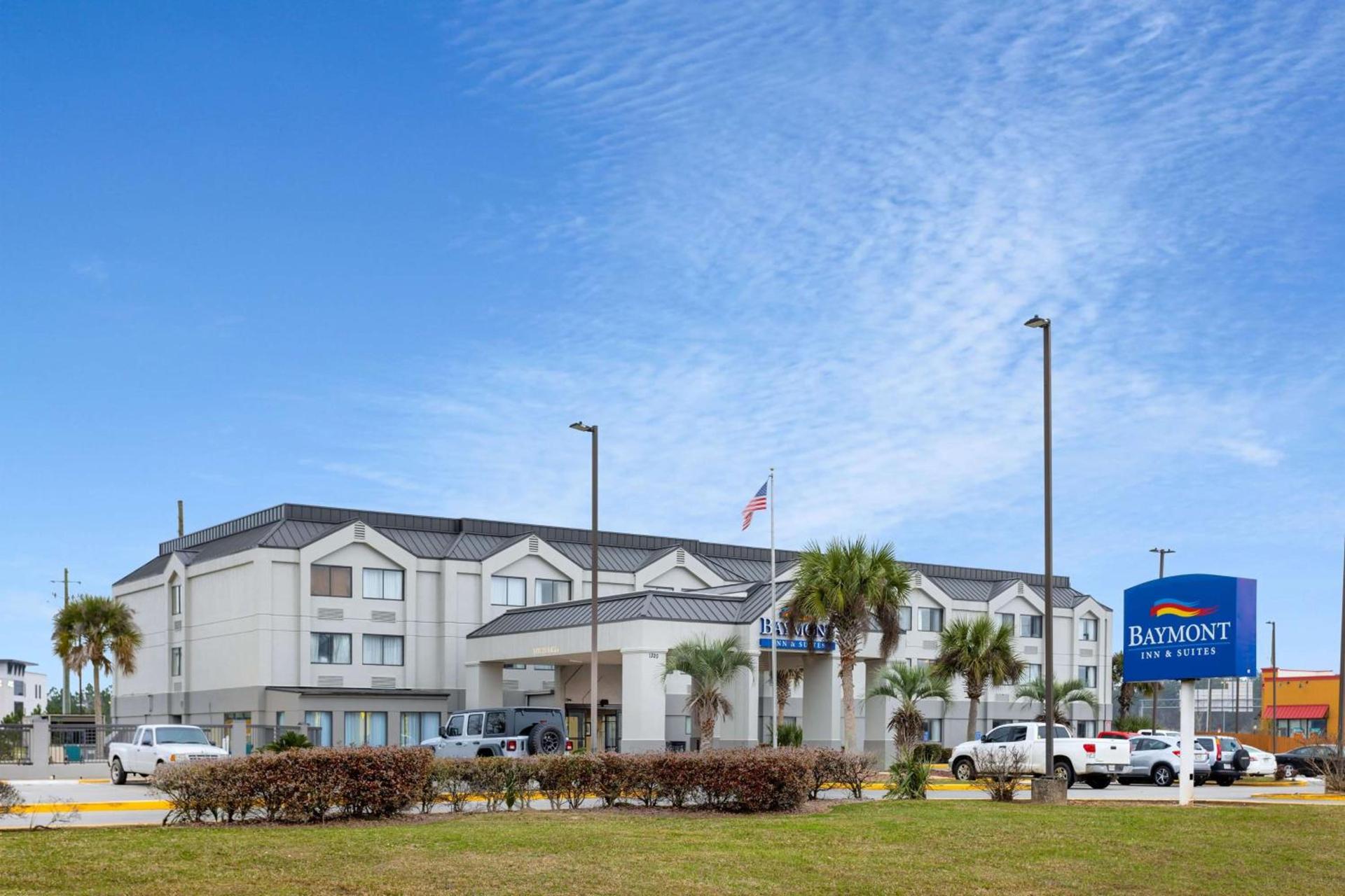 Baymont by Wyndham Saraland photo 2