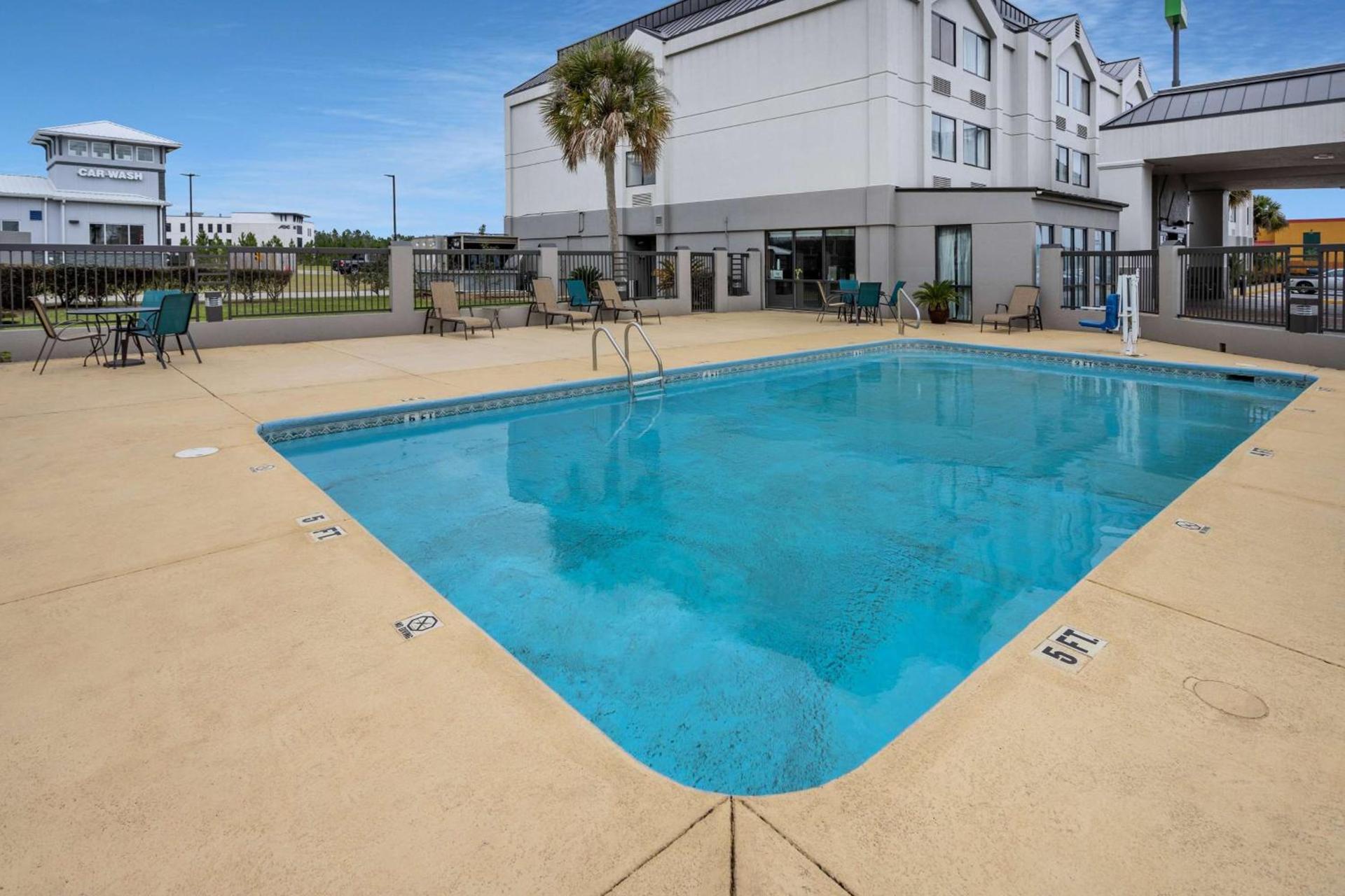 Baymont by Wyndham Saraland photo 9