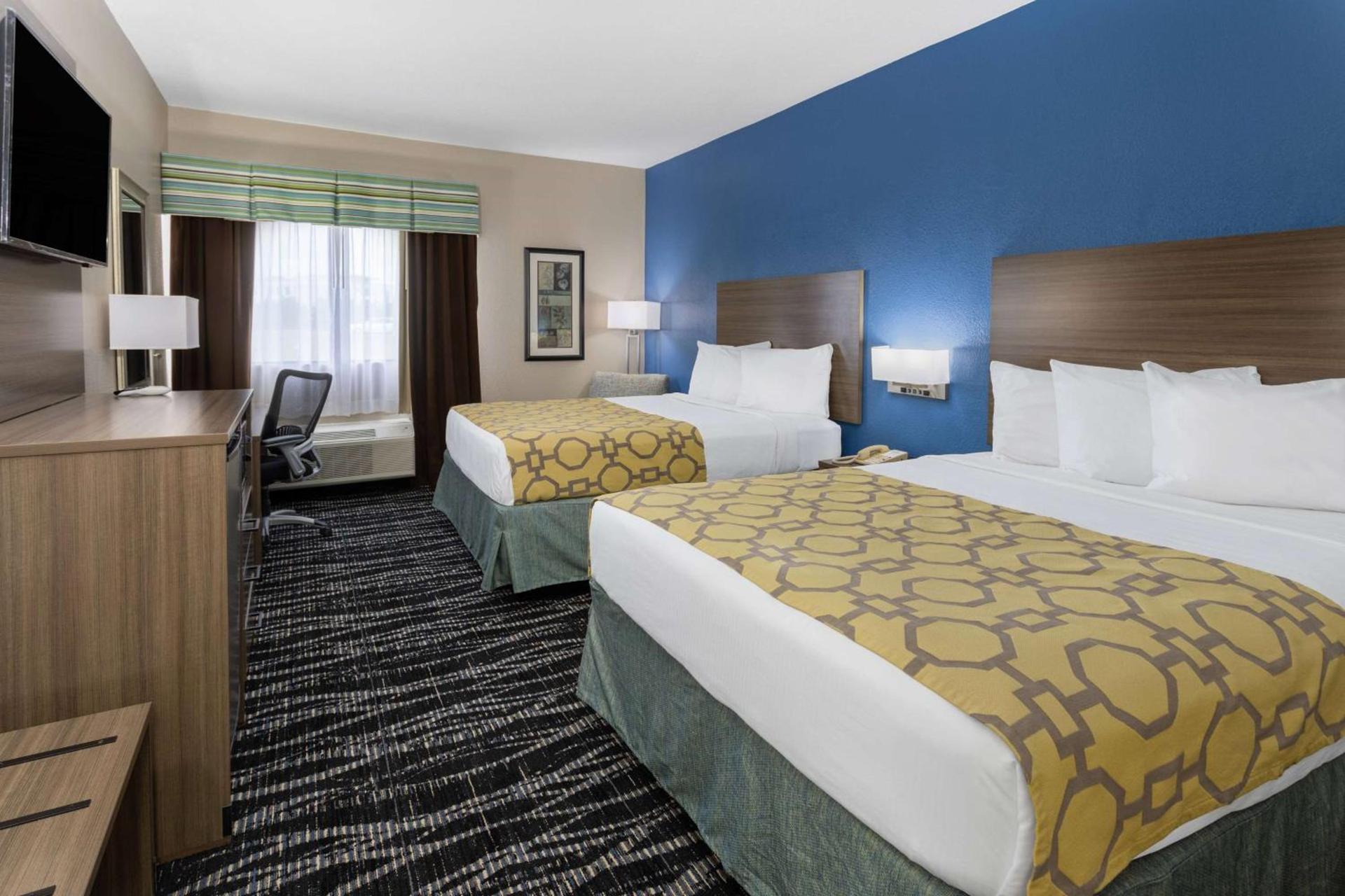 Baymont by Wyndham Saraland photo 18