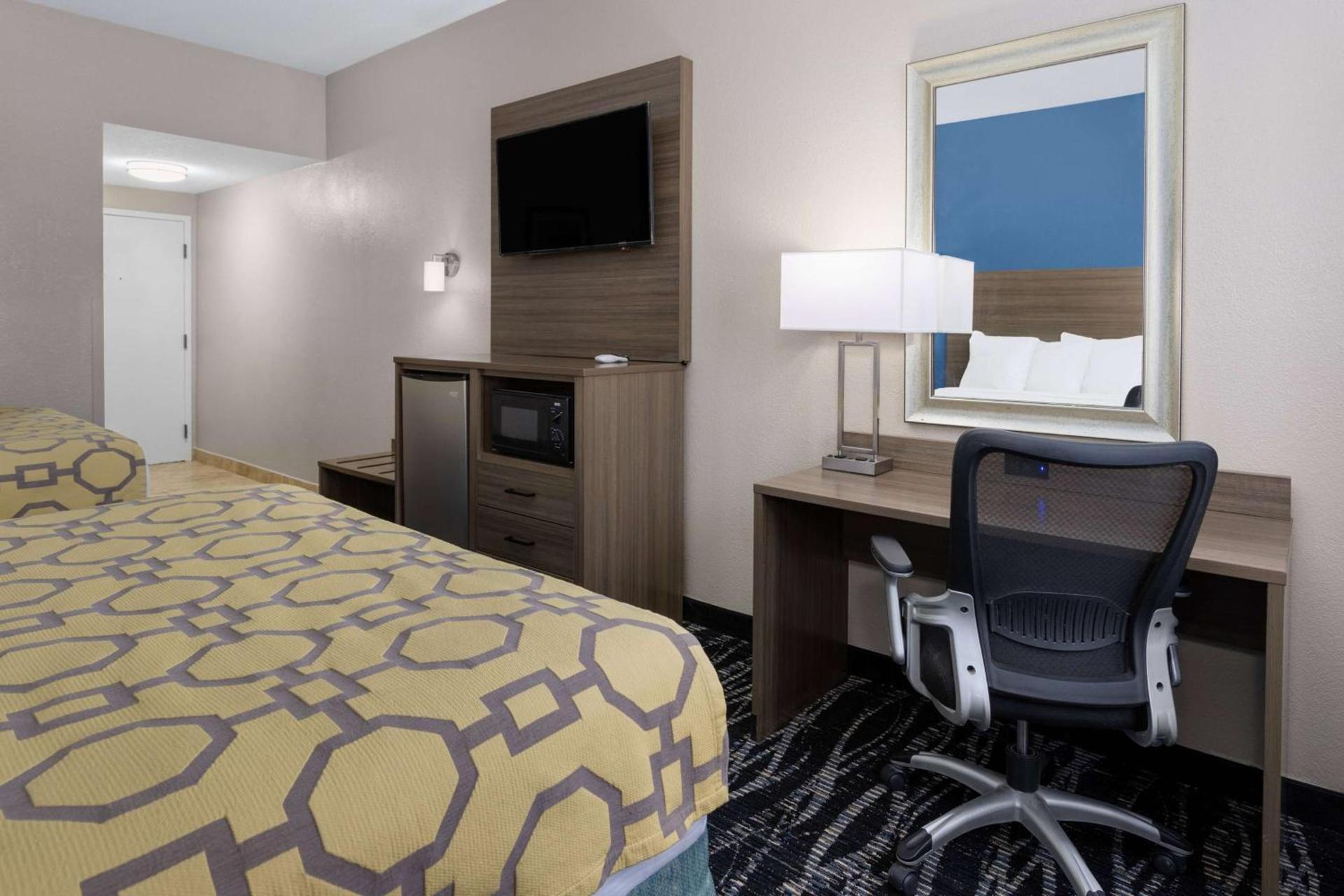 Baymont by Wyndham Saraland photo 20