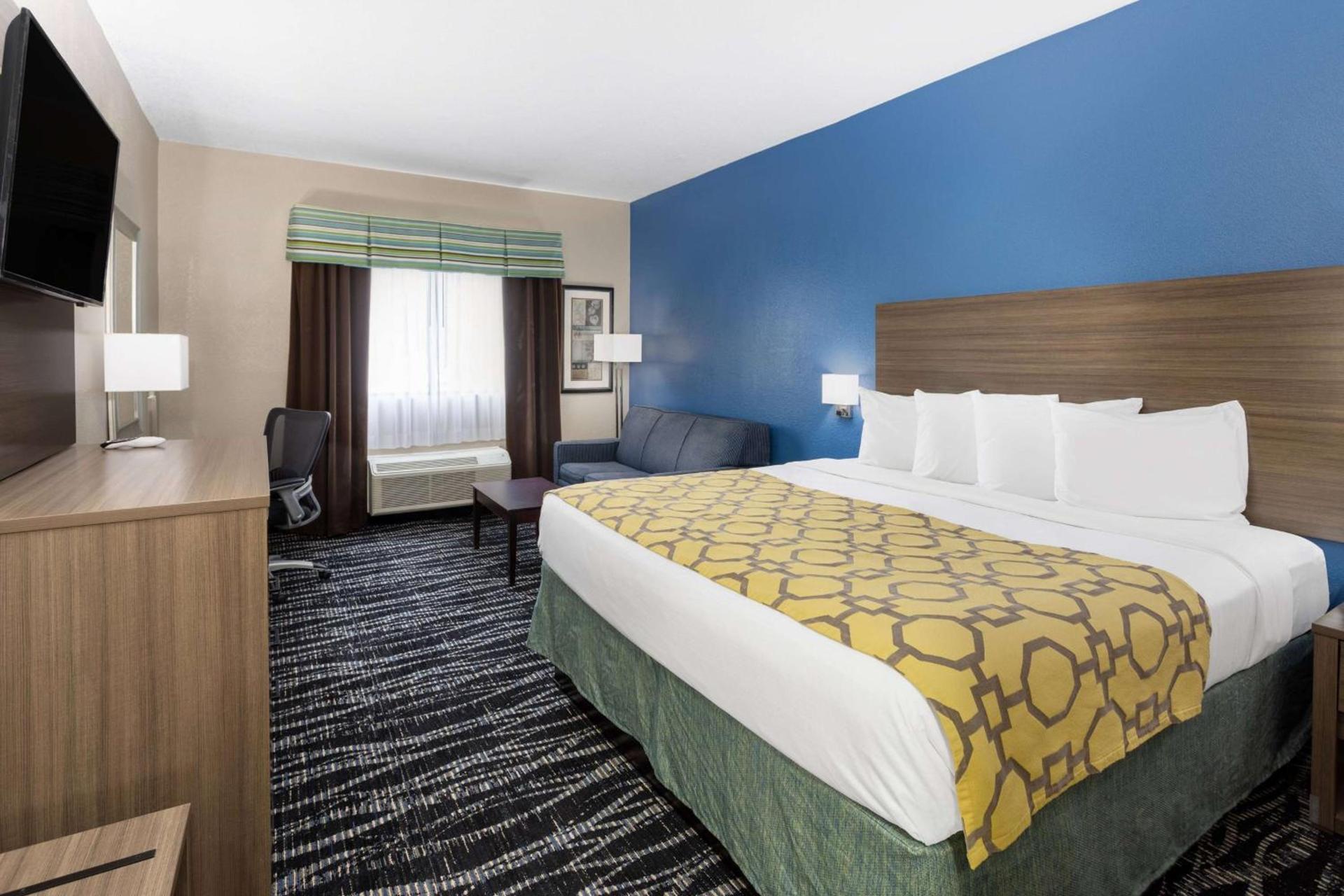 Baymont by Wyndham Saraland photo 21